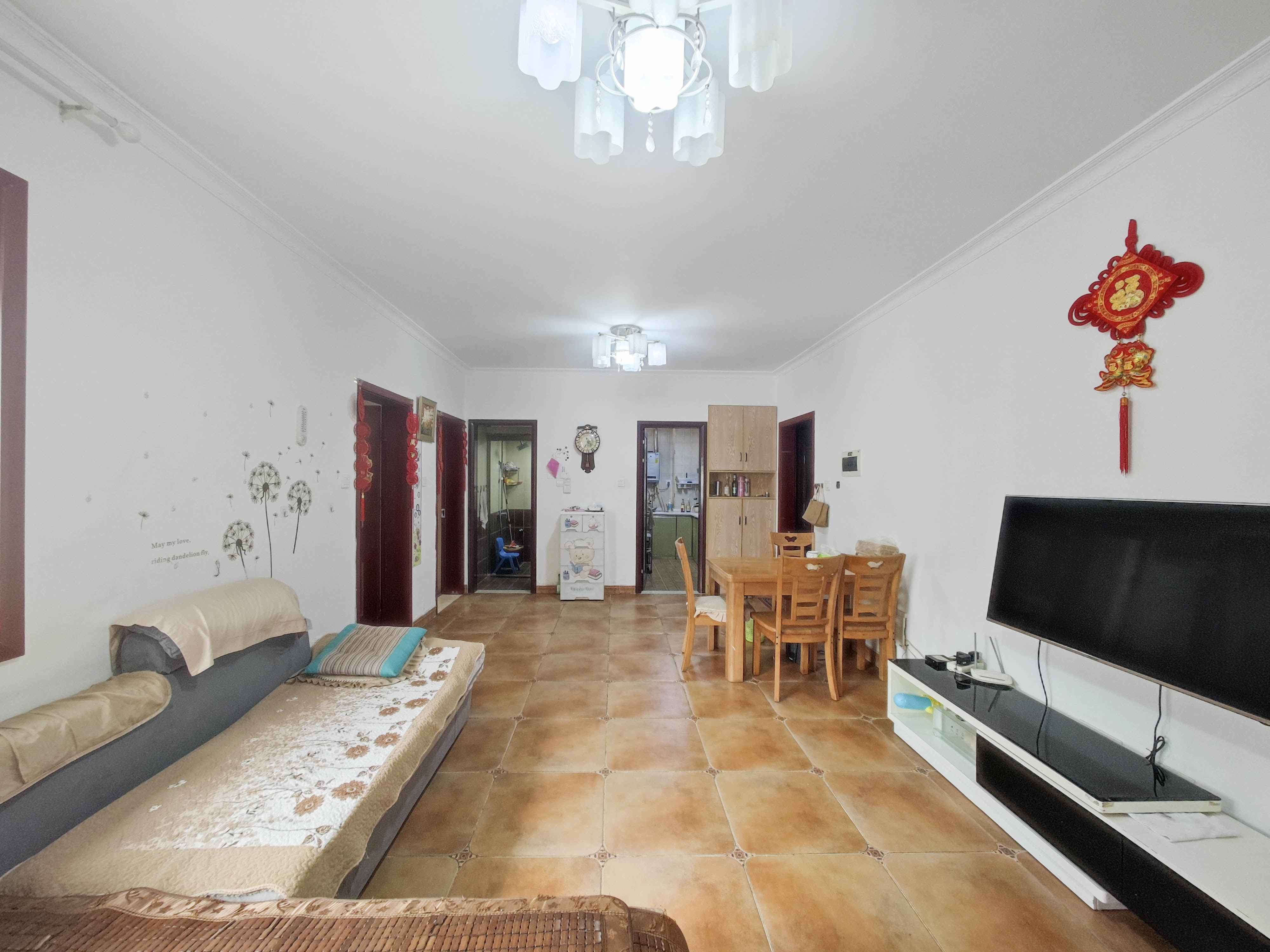 鑫天御景湾 2室2厅1卫 65.0万 鑫天御景湾 2室2厅1卫 65.0万客厅