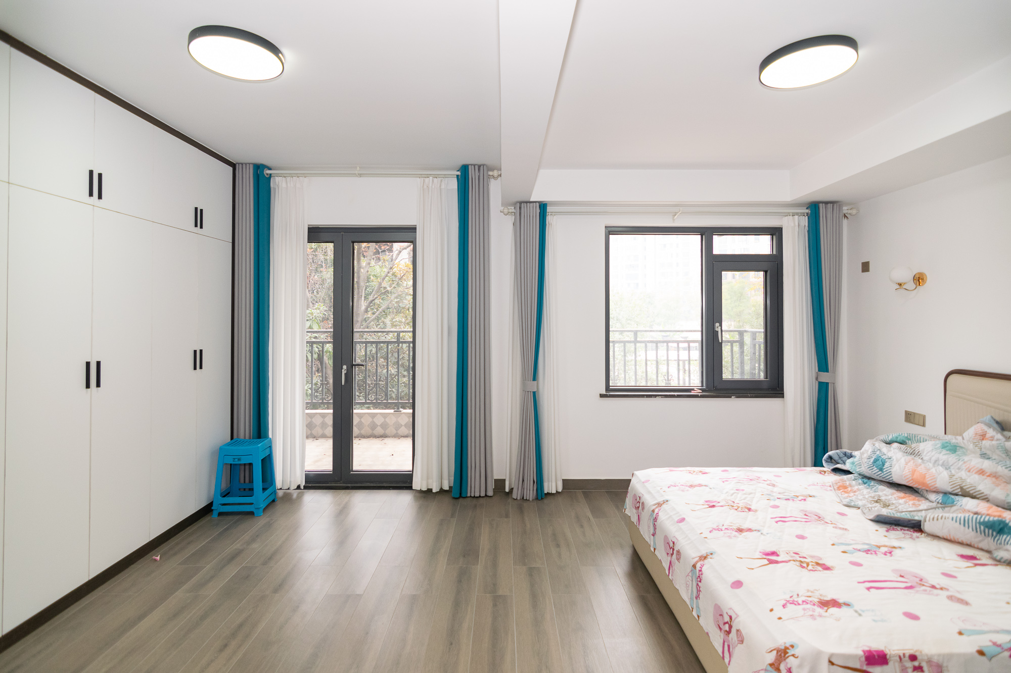 裕田奥莱小镇  4室3厅3卫    300.0万 裕田奥莱小镇  4室3厅3卫    300.0万卧室