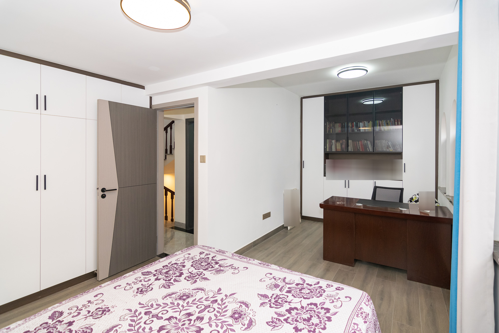 裕田奥莱小镇  4室3厅3卫    300.0万 裕田奥莱小镇  4室3厅3卫    300.0万卧室