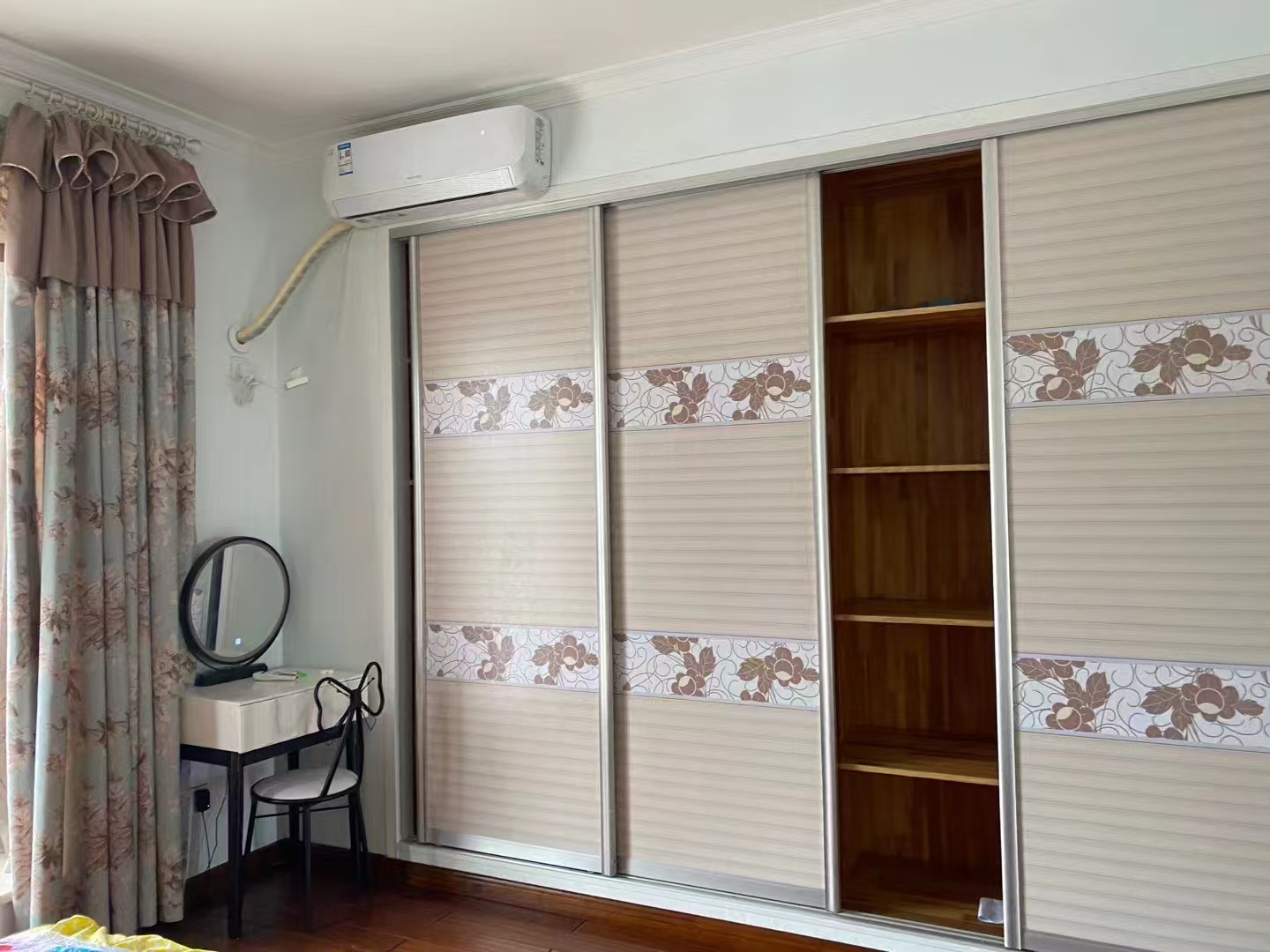 龙洲汇龙苑 3室2厅2卫 1800.0元/月 龙洲汇龙苑 3室2厅2卫 1800.0元/月室内图