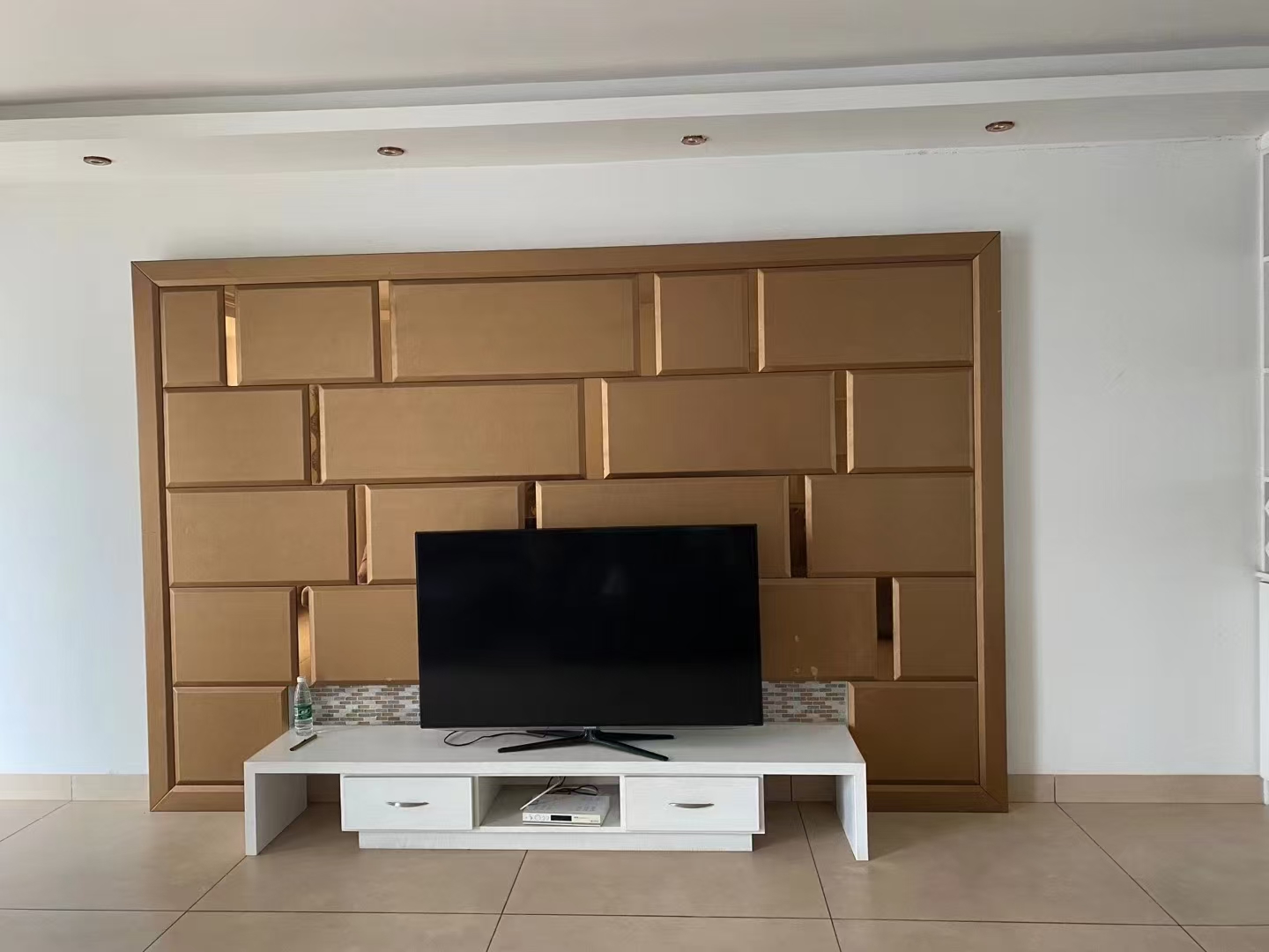 龙洲汇龙苑 3室2厅2卫 1800.0元/月 龙洲汇龙苑 3室2厅2卫 1800.0元/月室内图