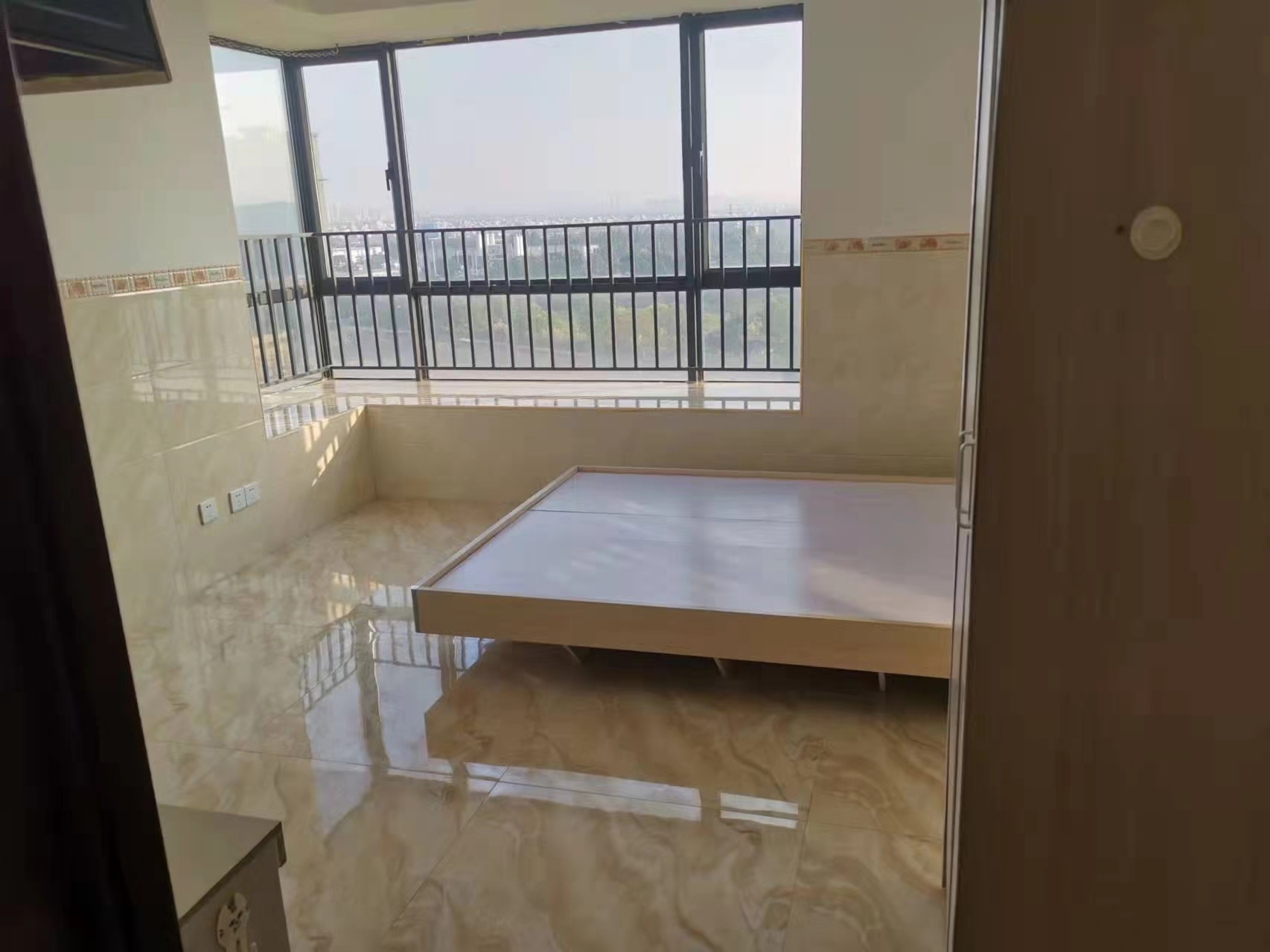 东汇西海岸 4室2厅2卫 3100.0元/月 东汇西海岸 4室2厅2卫 3100.0元/月室内图