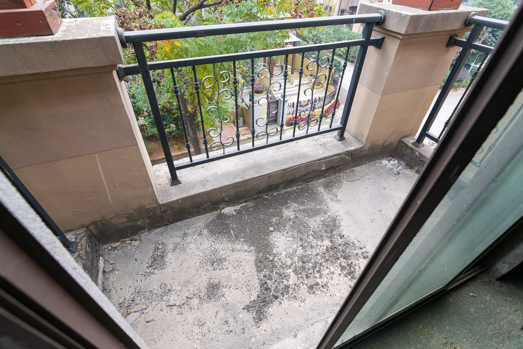 裕田奥莱小镇  7室1厅3卫    188.0万 裕田奥莱小镇  7室1厅3卫    188.0万阳台