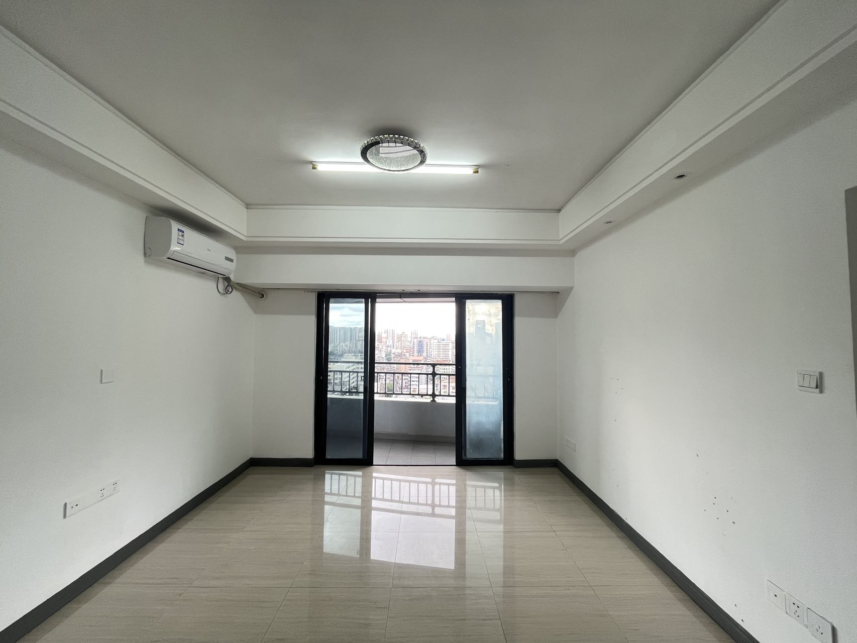 望海国际广场 1室1厅1卫 2200.0元/月 望海国际广场 1室1厅1卫 2200.0元/月室内图