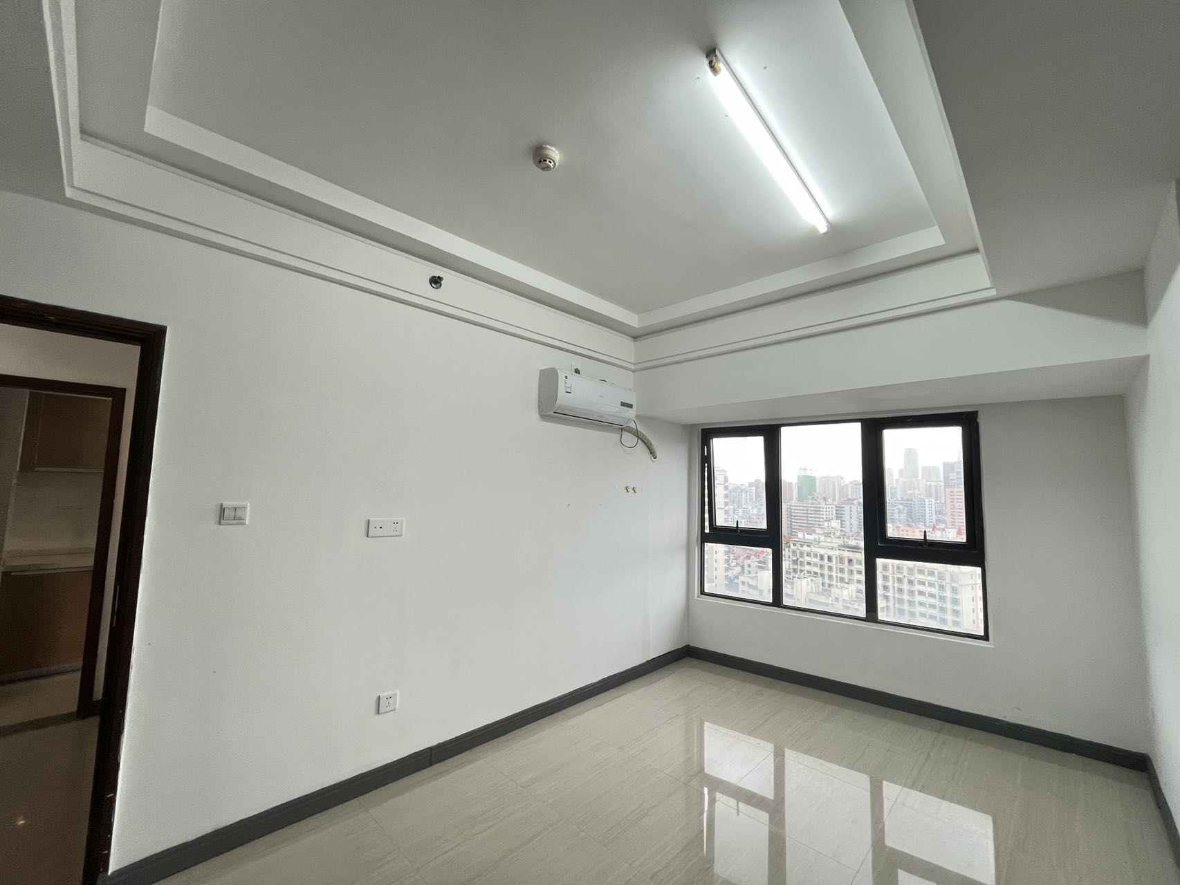 望海国际广场 1室1厅1卫 2200.0元/月 望海国际广场 1室1厅1卫 2200.0元/月室内图