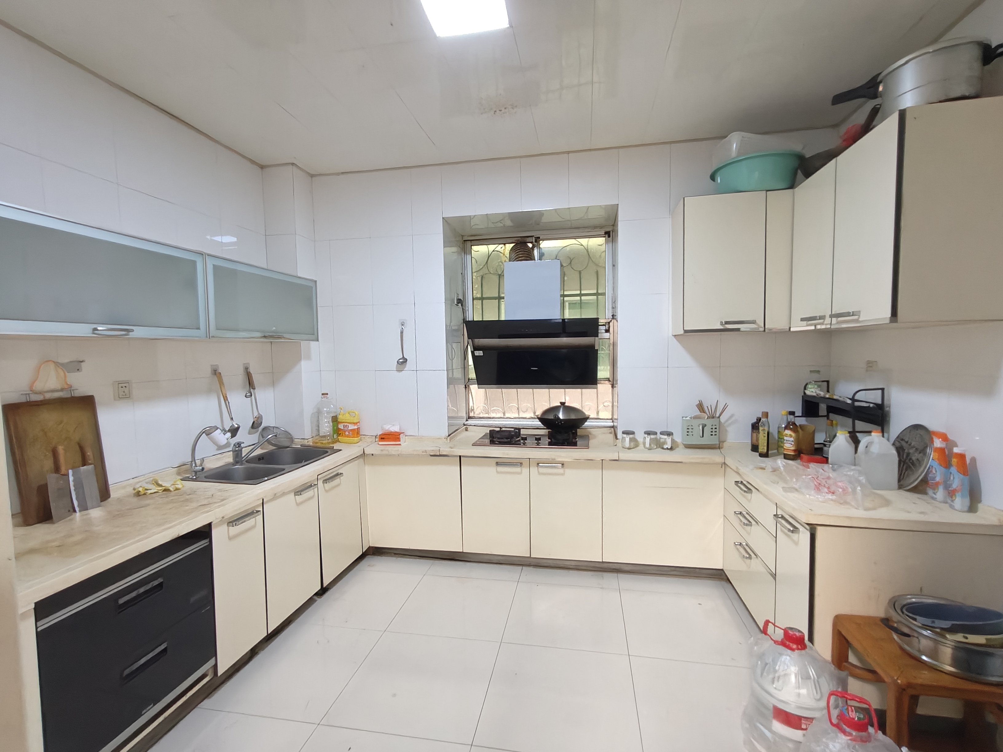 珠江花园  6室2厅3卫    284.0万 珠江花园  6室2厅3卫    284.0万室内图