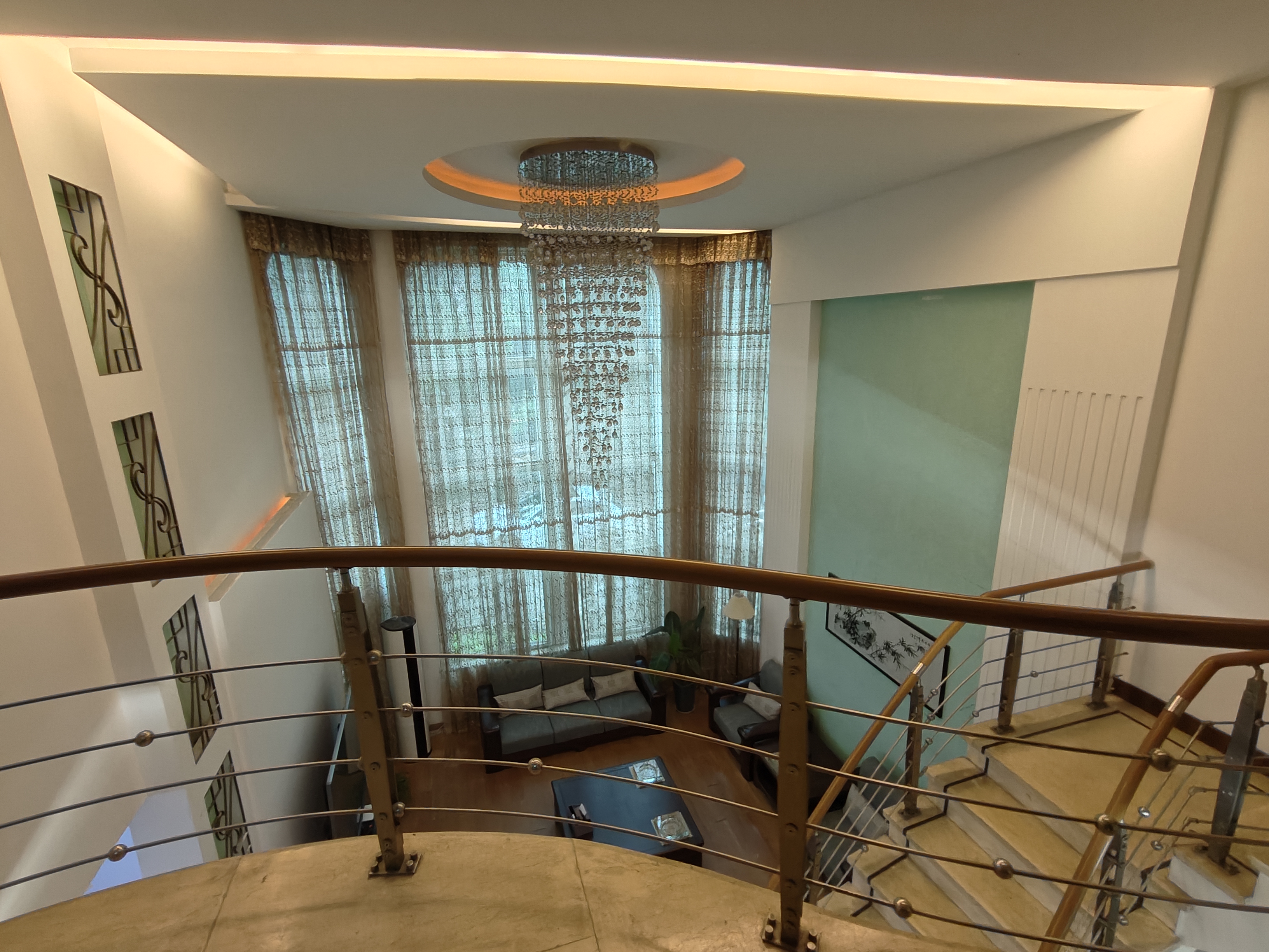 珠江花园  6室2厅3卫    284.0万 珠江花园  6室2厅3卫    284.0万室内图