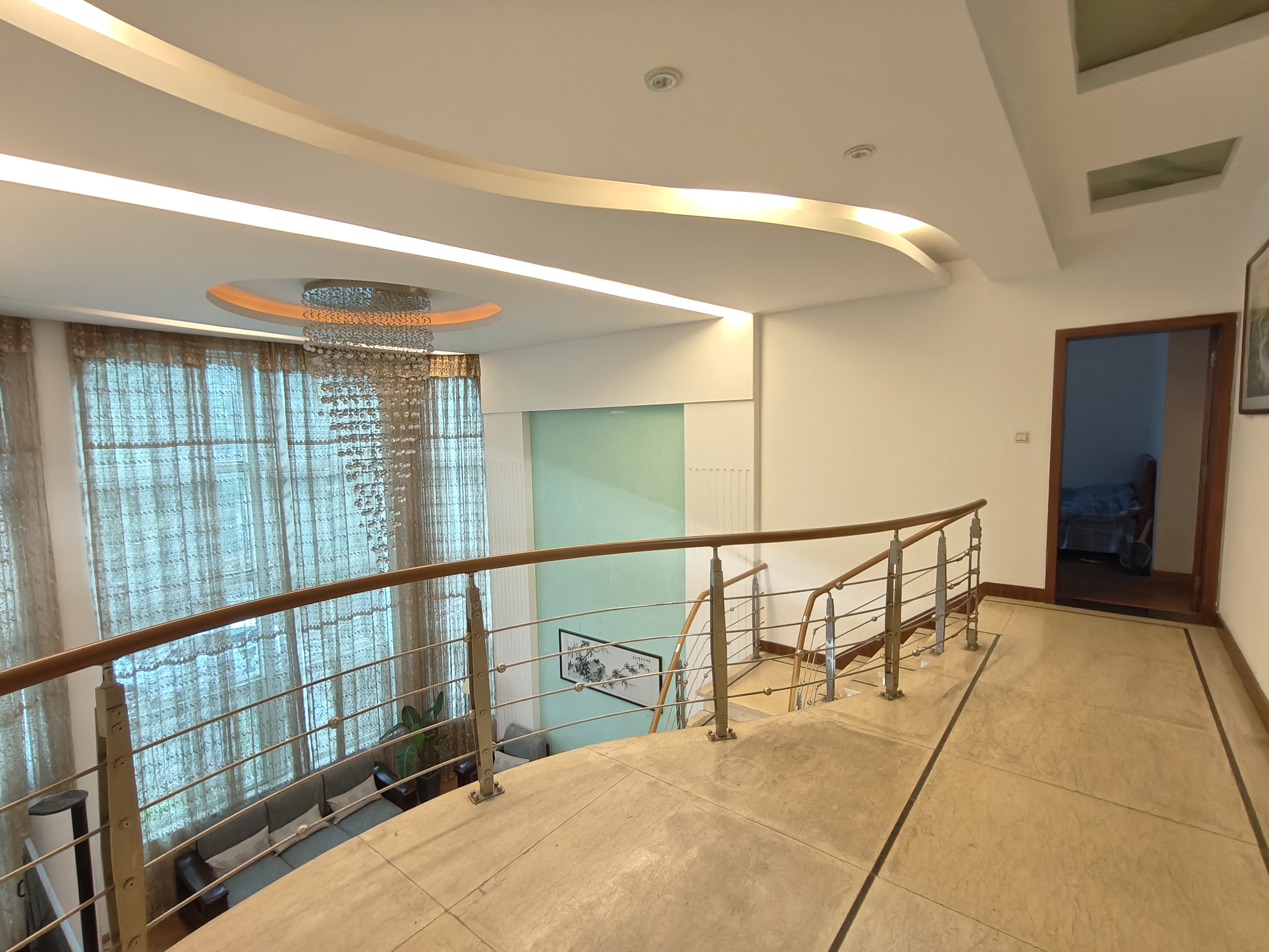 珠江花园  6室2厅3卫    284.0万 珠江花园  6室2厅3卫    284.0万室内图