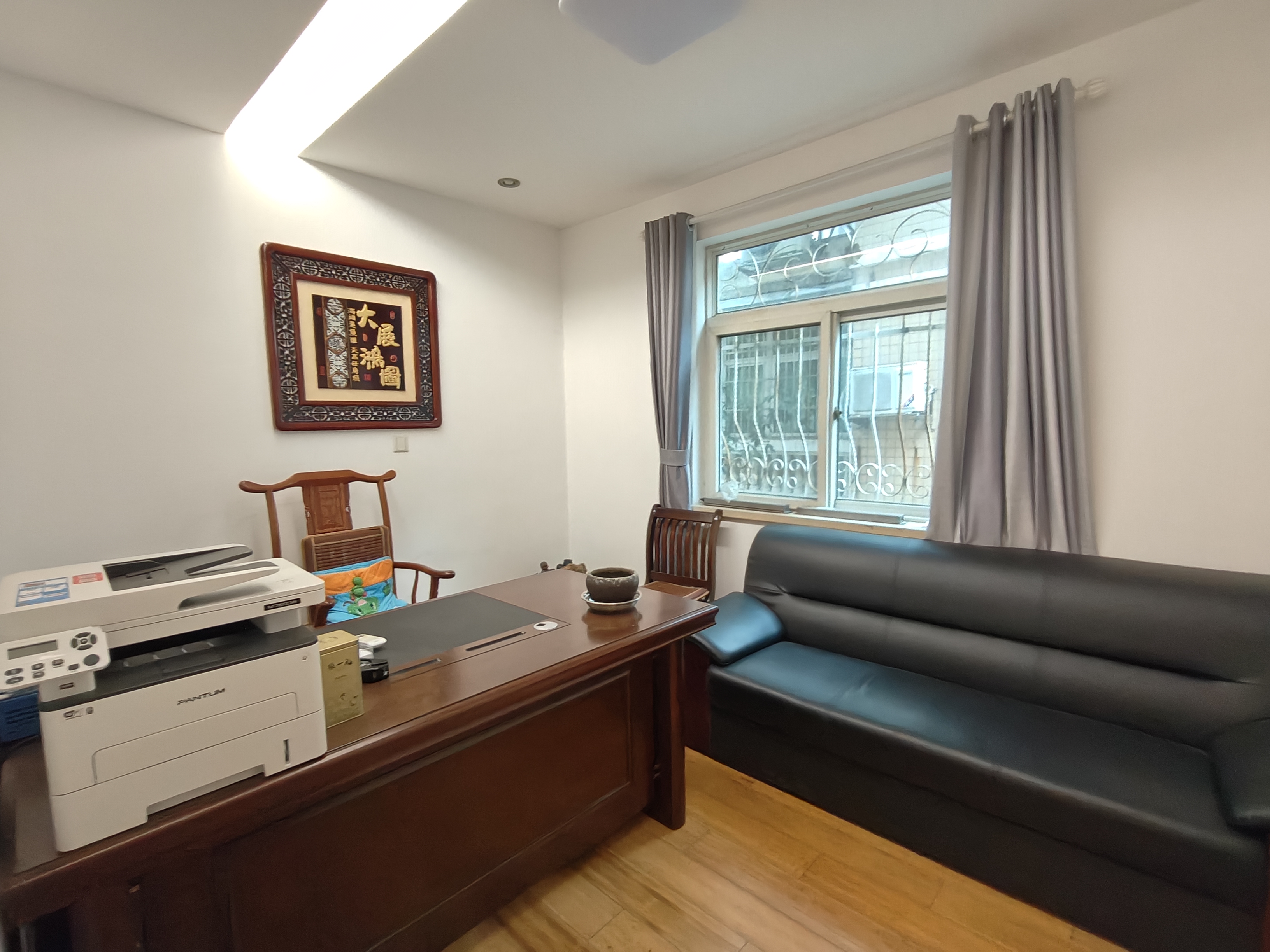 珠江花园  6室2厅3卫    284.0万 珠江花园  6室2厅3卫    284.0万室内图