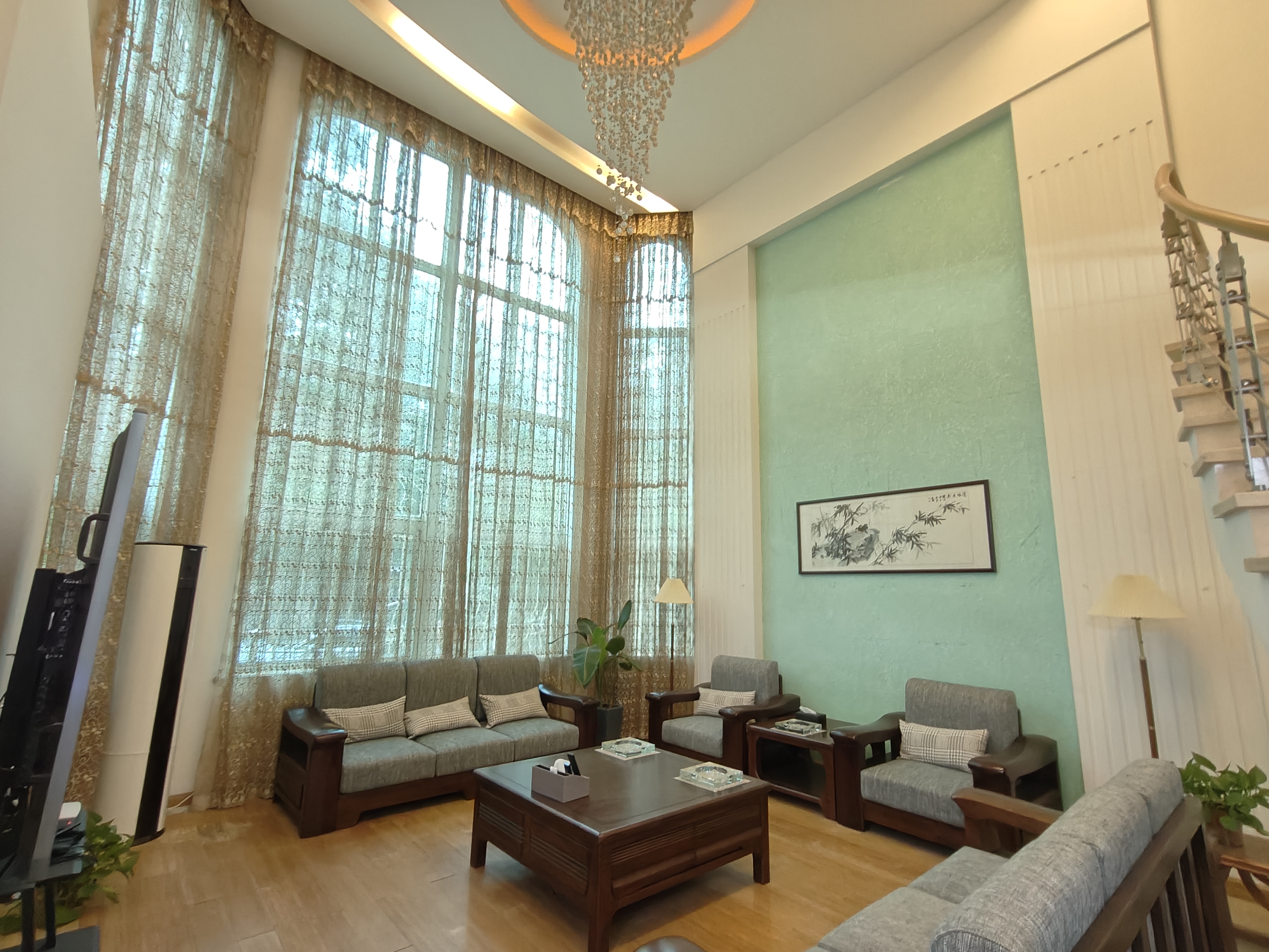 珠江花园  6室2厅3卫    284.0万 珠江花园  6室2厅3卫    284.0万室内图