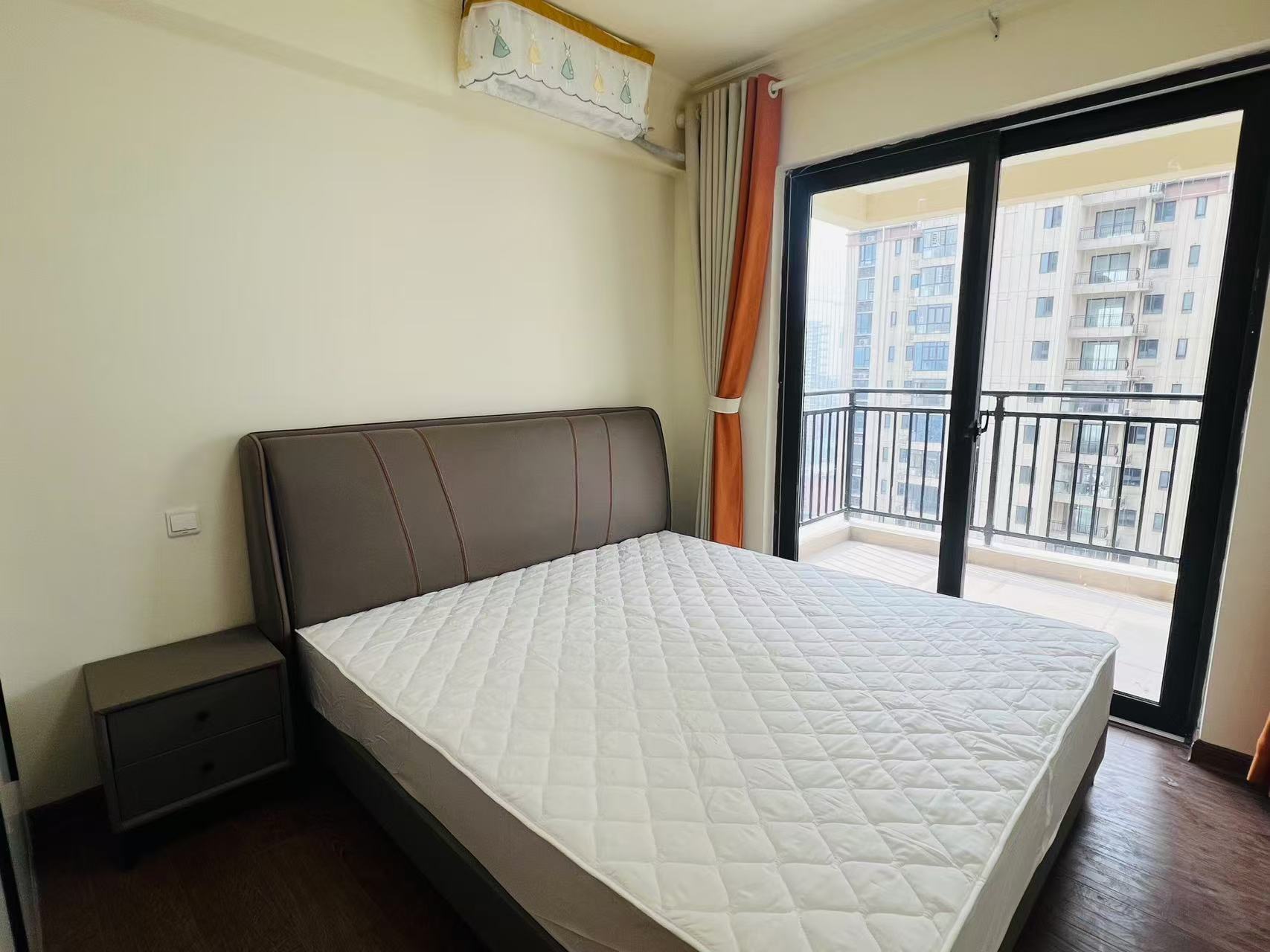 碧桂园壹中心 3室2厅2卫 2400.0元/月 碧桂园壹中心 3室2厅2卫 2400.0元/月室内图