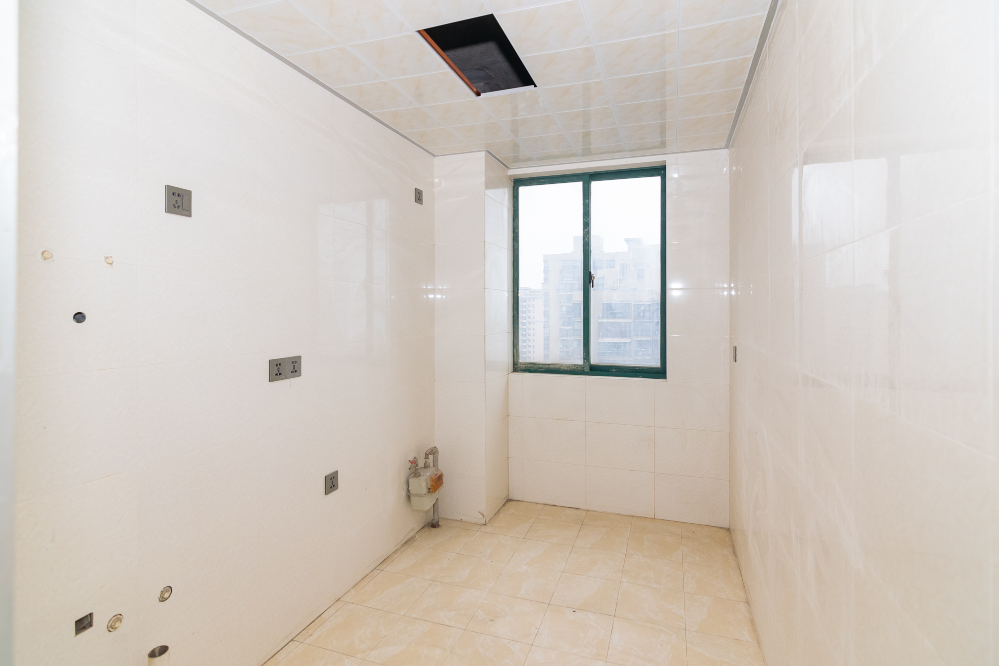 瑞凯景城苑(一、二期) 3室2厅2卫 53.0万 瑞凯景城苑(一、二期) 3室2厅2卫 53.0万厨房