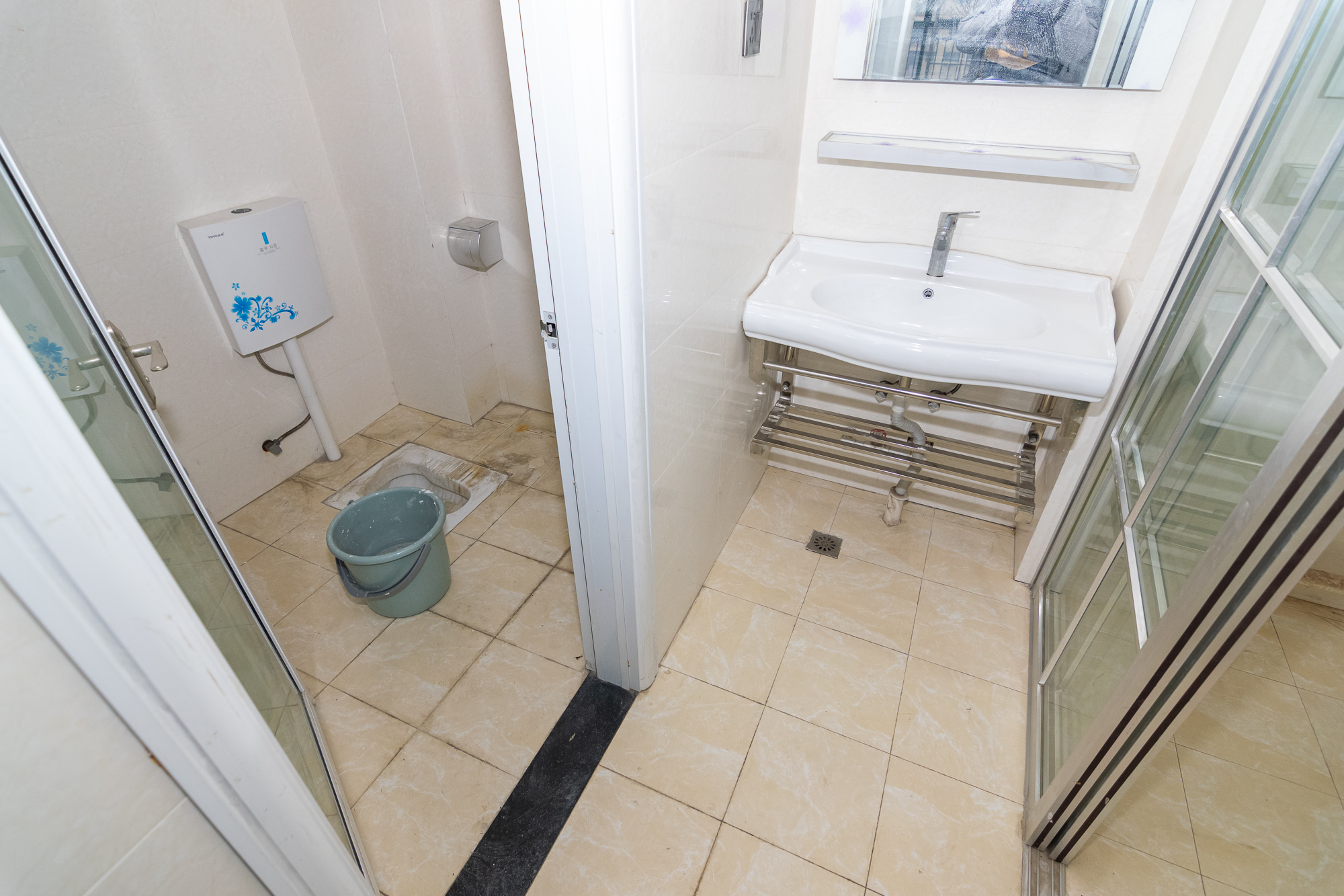 瑞凯景城苑(一、二期) 3室2厅2卫 53.0万 瑞凯景城苑(一、二期) 3室2厅2卫 53.0万卫生间