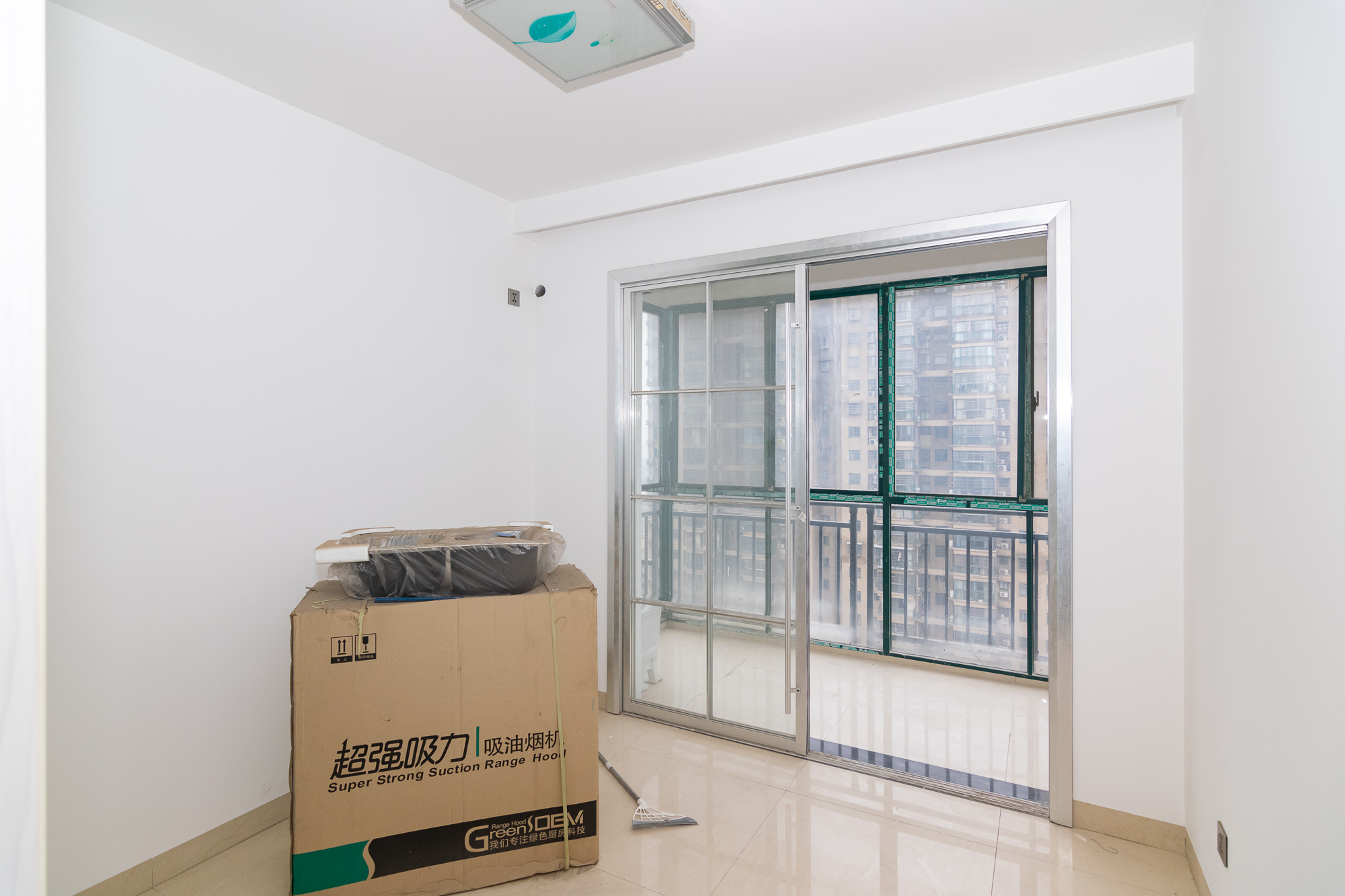 瑞凯景城苑(一、二期) 3室2厅2卫 53.0万 瑞凯景城苑(一、二期) 3室2厅2卫 53.0万卧室