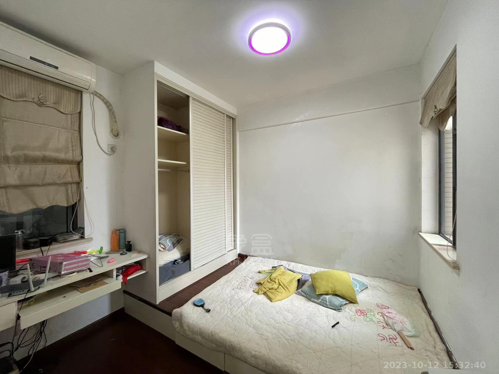 泰山公馆 2室2厅1卫 1700.0元/月 泰山公馆 2室2厅1卫 1700.0元/月室内图