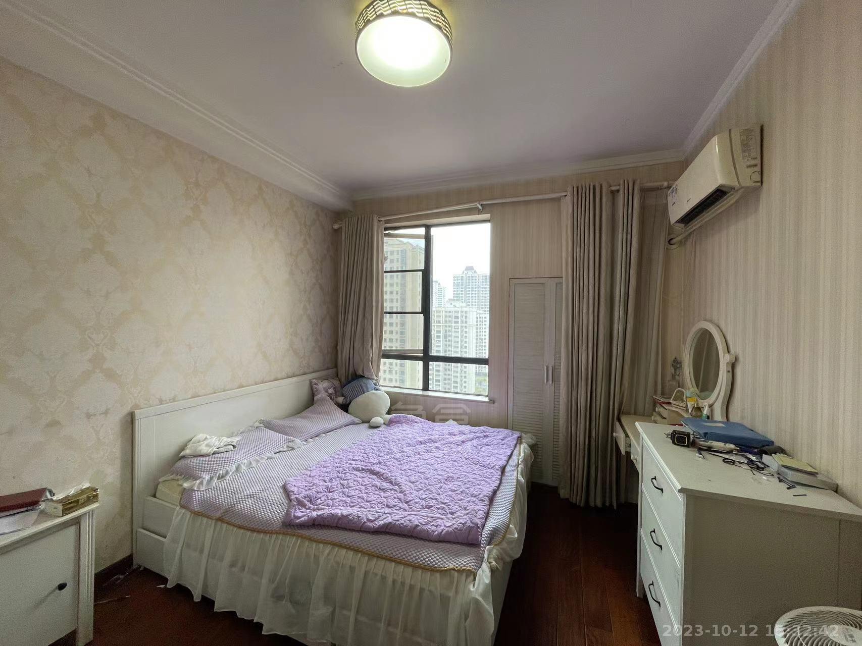 泰山公馆 2室2厅1卫 1700.0元/月 泰山公馆 2室2厅1卫 1700.0元/月室内图