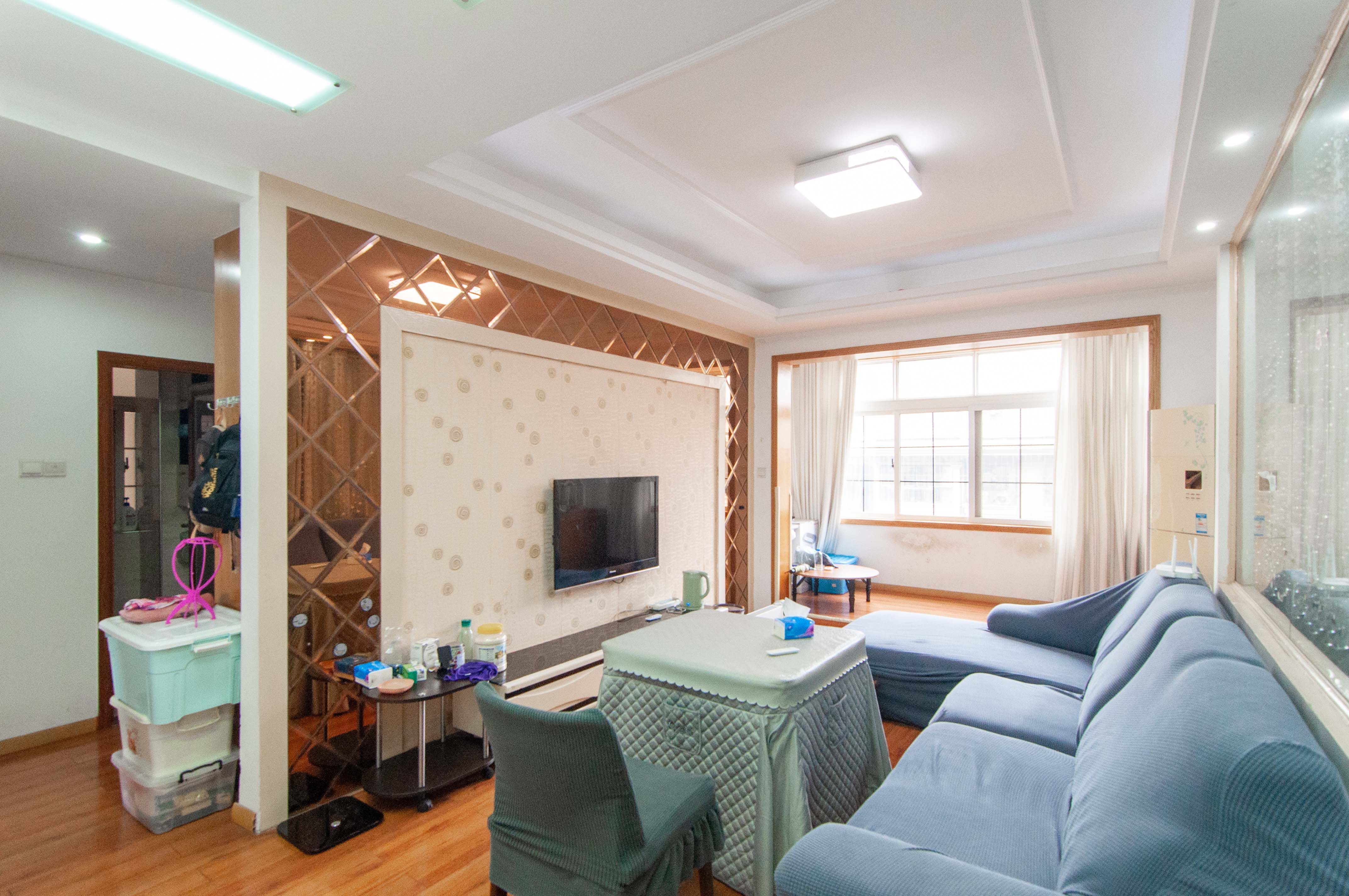 沁园春御院  3室2厅2卫    116.0万 沁园春御院  3室2厅2卫    116.0万客厅