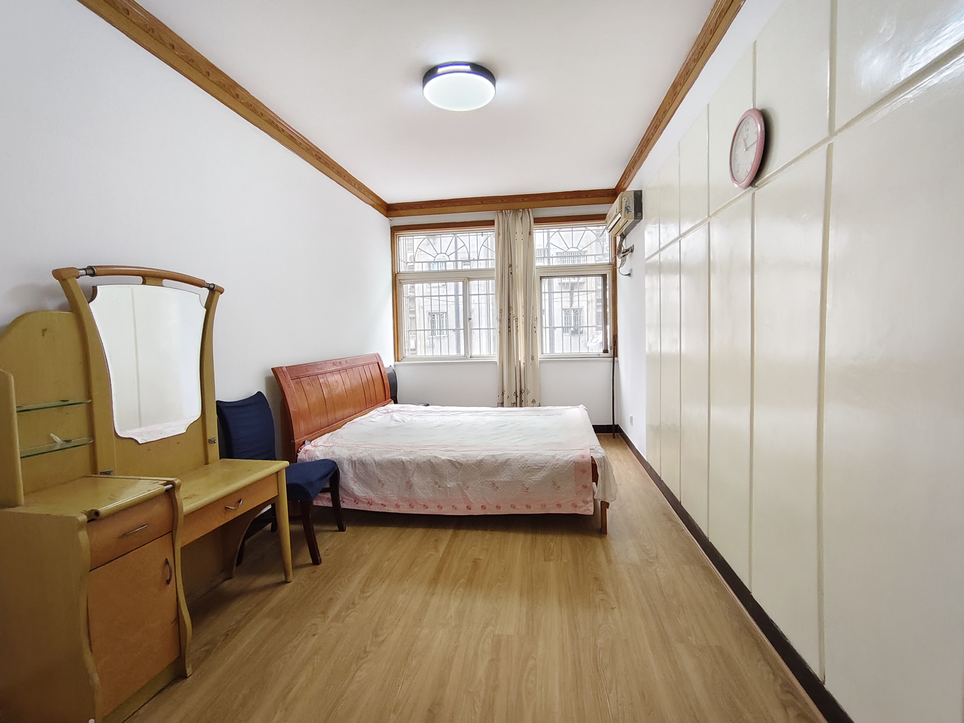 新桥小区  2室2厅1卫   1800.00元/月室内图