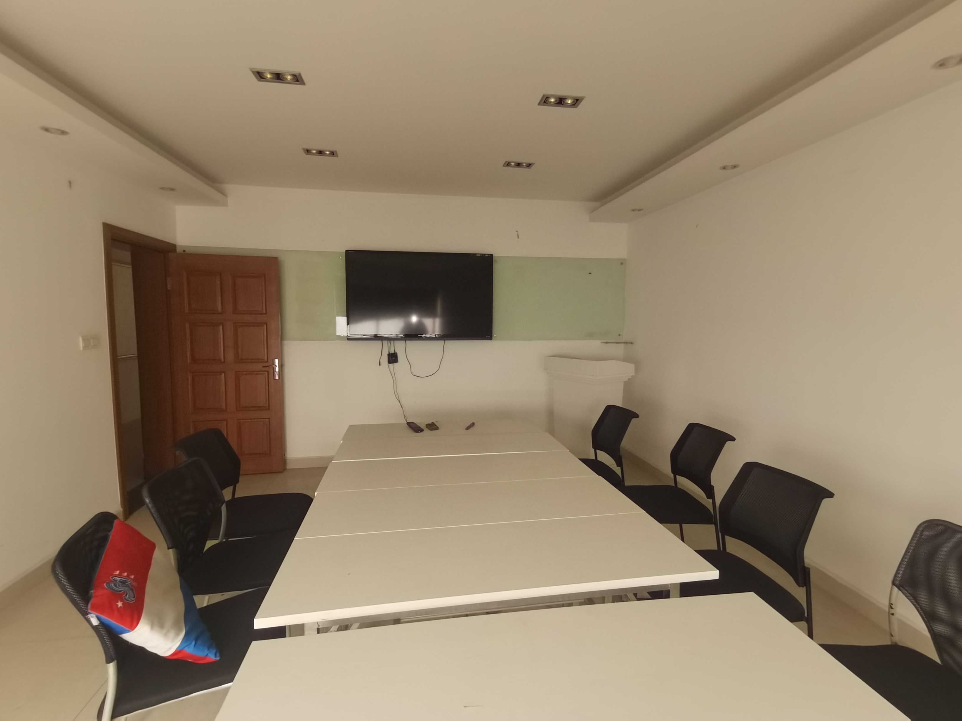 华雅花园 5室1厅1卫 6500.0元/月 华雅花园 5室1厅1卫 6500.0元/月室内图