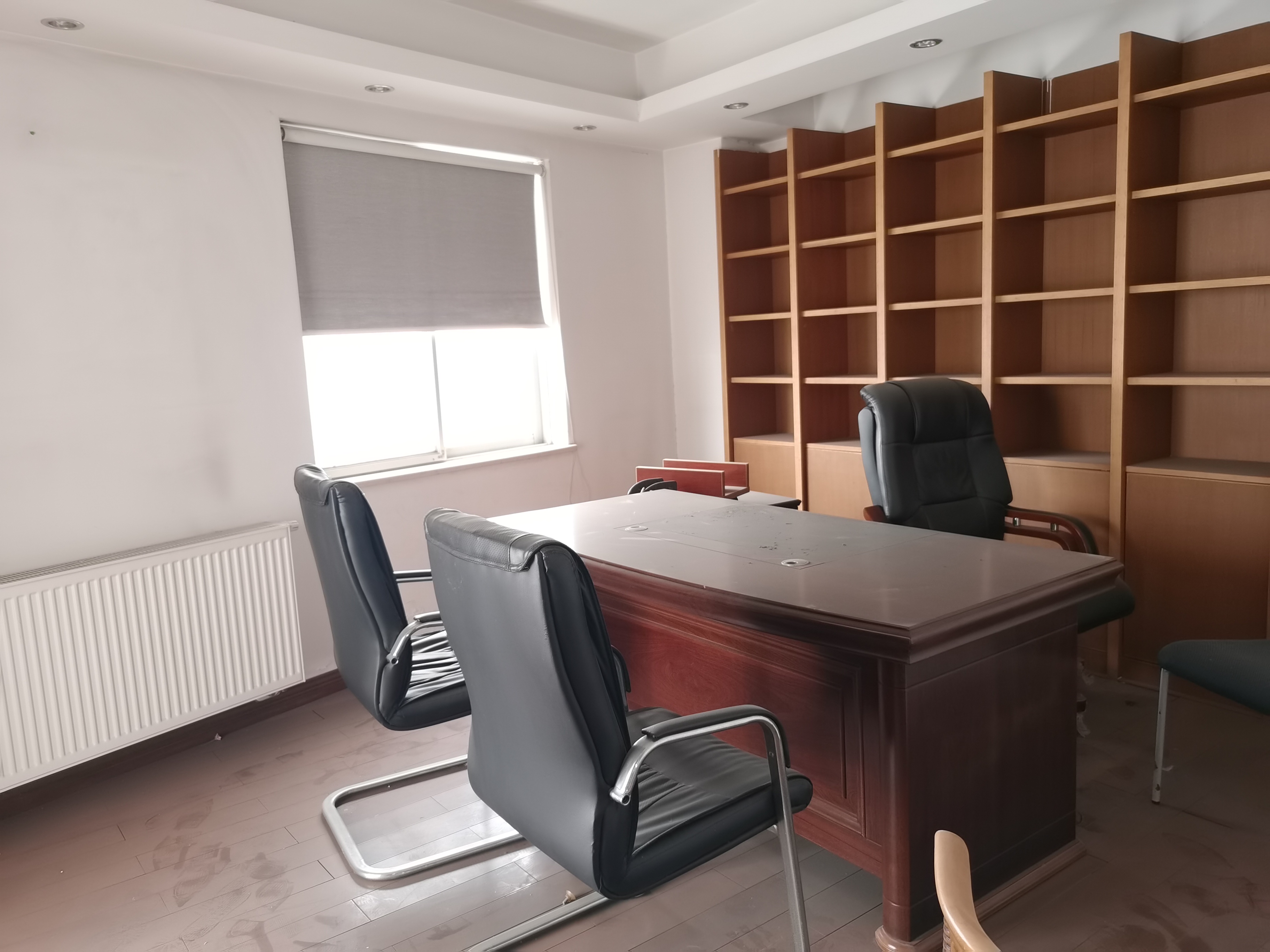 华雅花园 5室1厅1卫 6500.0元/月 华雅花园 5室1厅1卫 6500.0元/月室内图