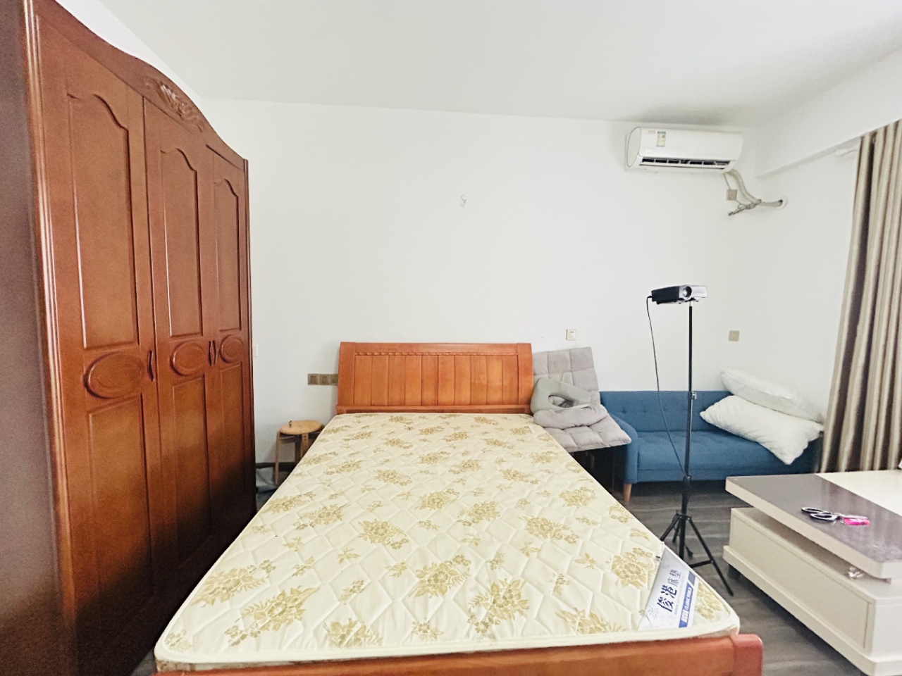 怡海星城 1室1厅1卫 950.0元/月 怡海星城 1室1厅1卫 950.0元/月室内图