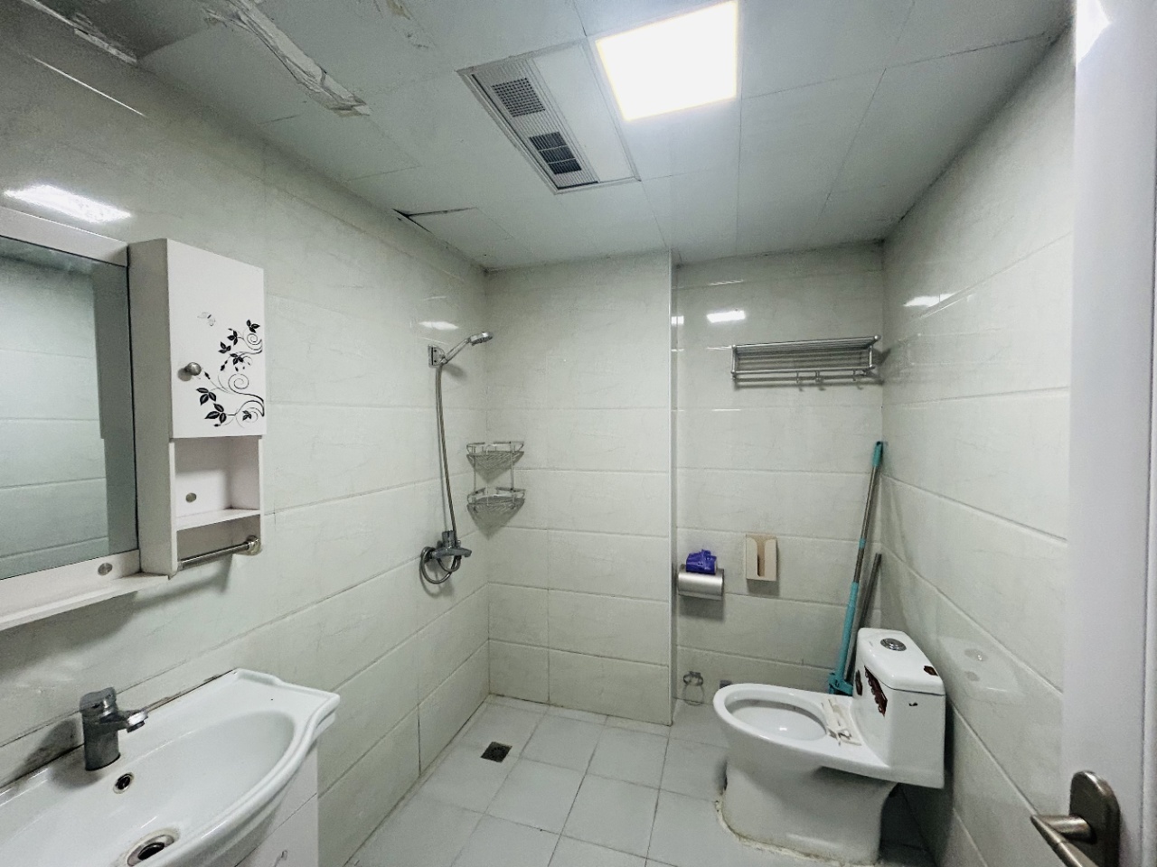 怡海星城 1室1厅1卫 950.0元/月 怡海星城 1室1厅1卫 950.0元/月室内图