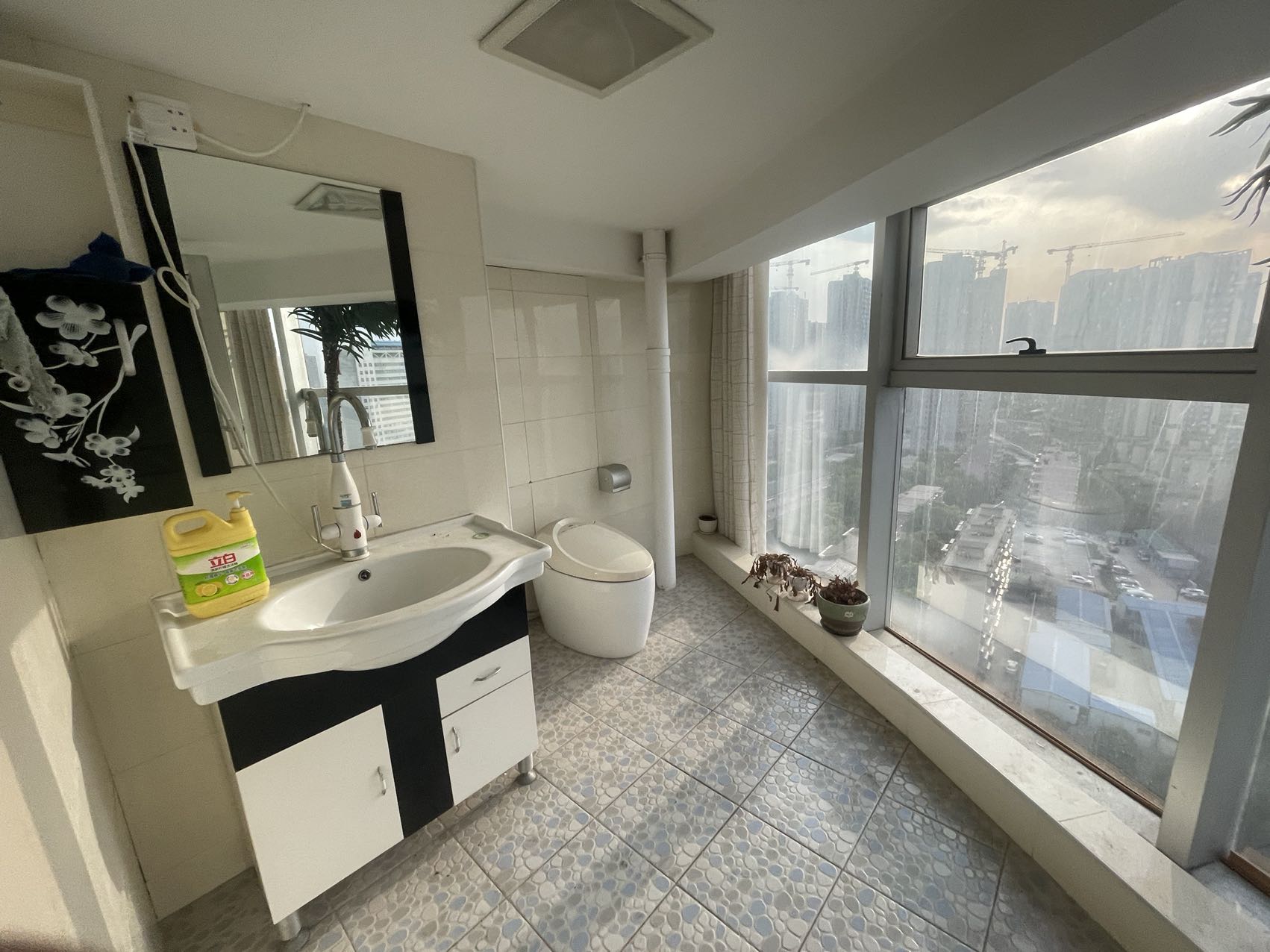 城市快线(新建大厦) 5室1厅1卫 10000.0元/月 城市快线(新建大厦) 5室1厅1卫 10000.0元/月室内图