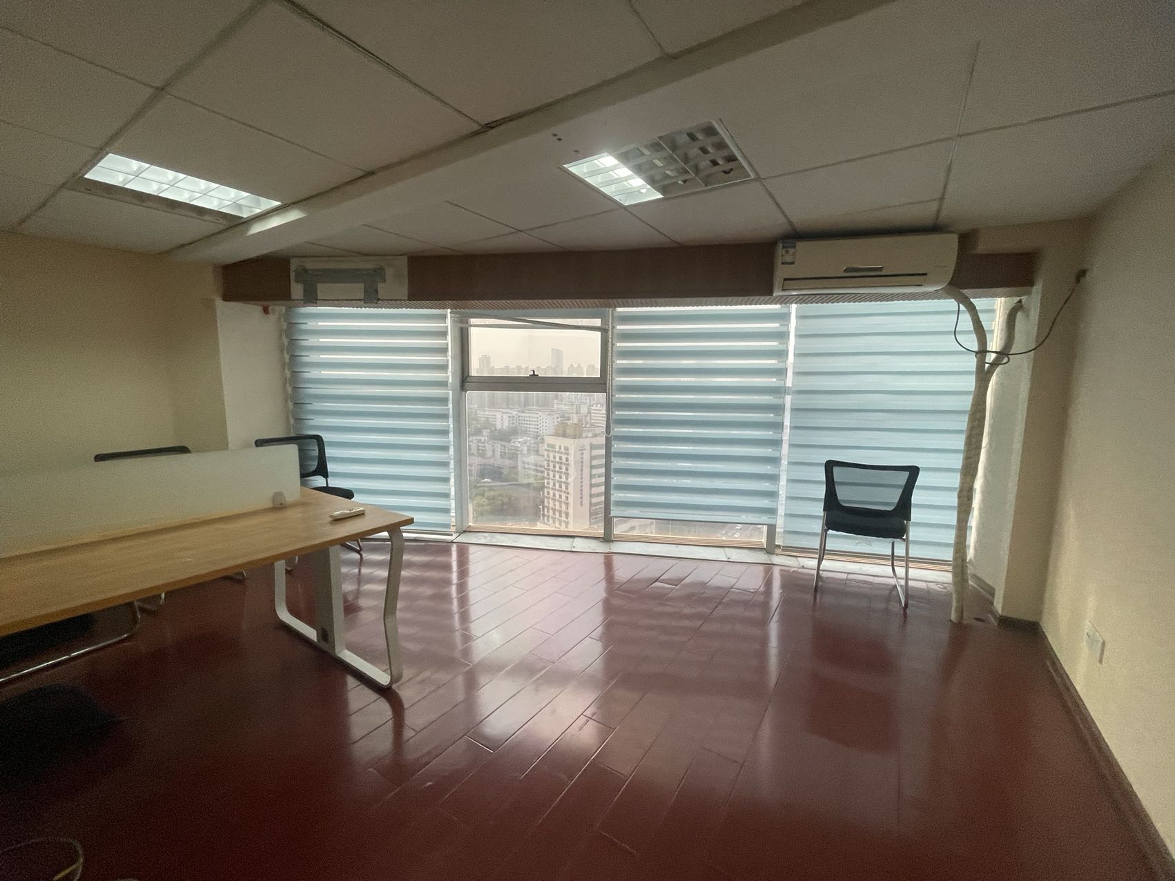 城市快线（新建大厦）  5室2厅2卫   10000.00元/月室内图