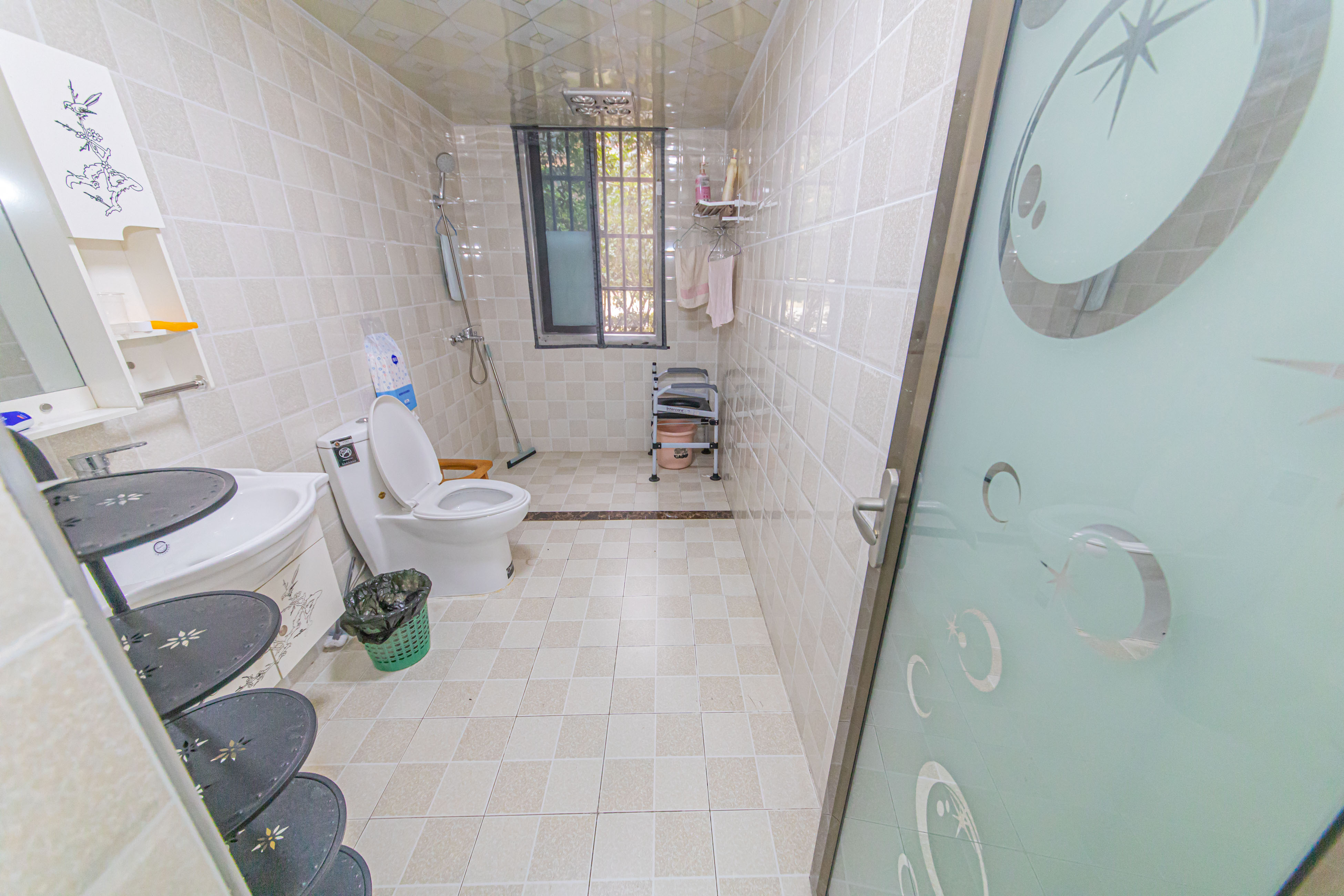 鑫远和城(一、二期) 4室2厅2卫 125.0万 鑫远和城(一、二期) 4室2厅2卫 125.0万卫生间