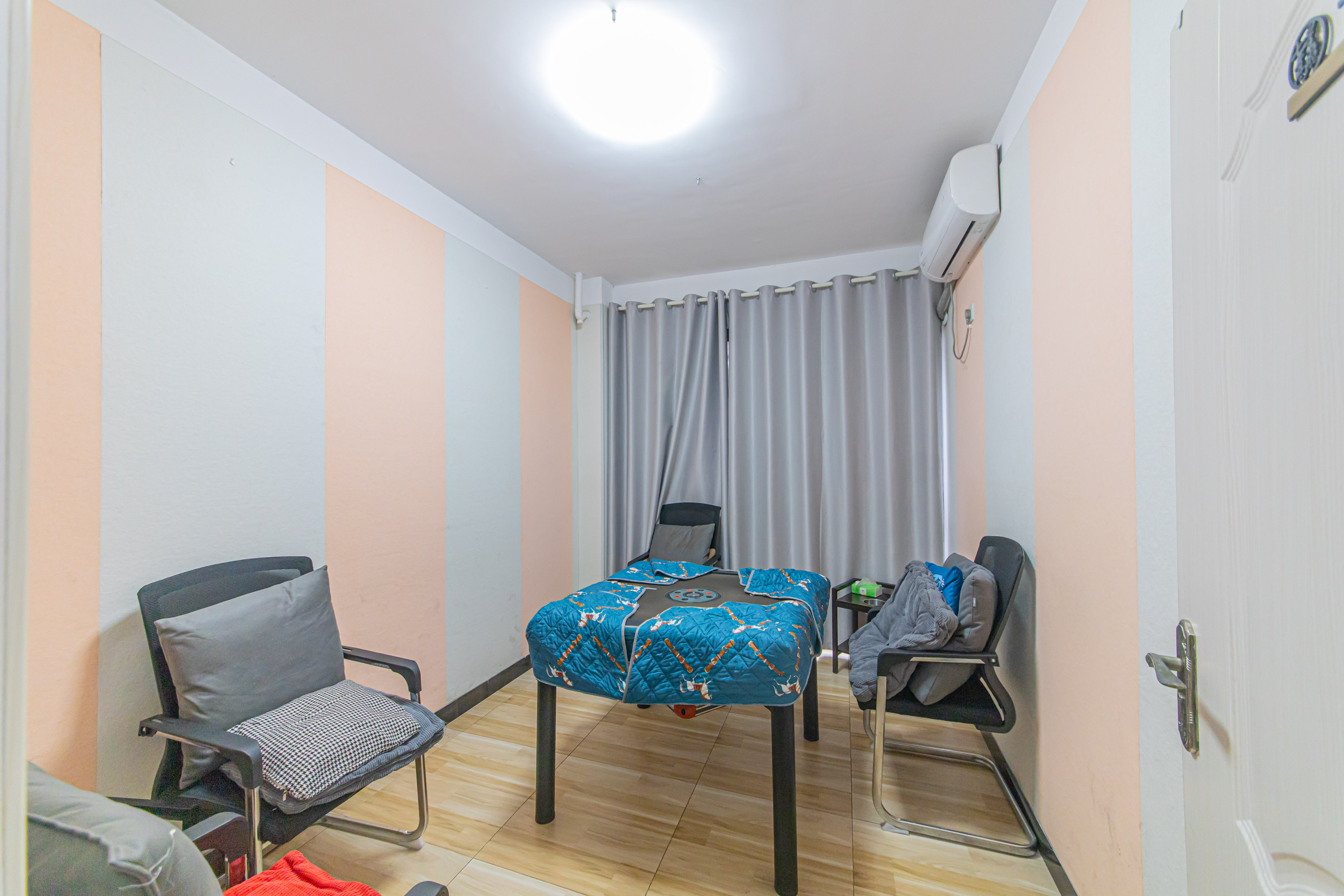 鑫远和城(一、二期) 4室2厅2卫 125.0万 鑫远和城(一、二期) 4室2厅2卫 125.0万卧室