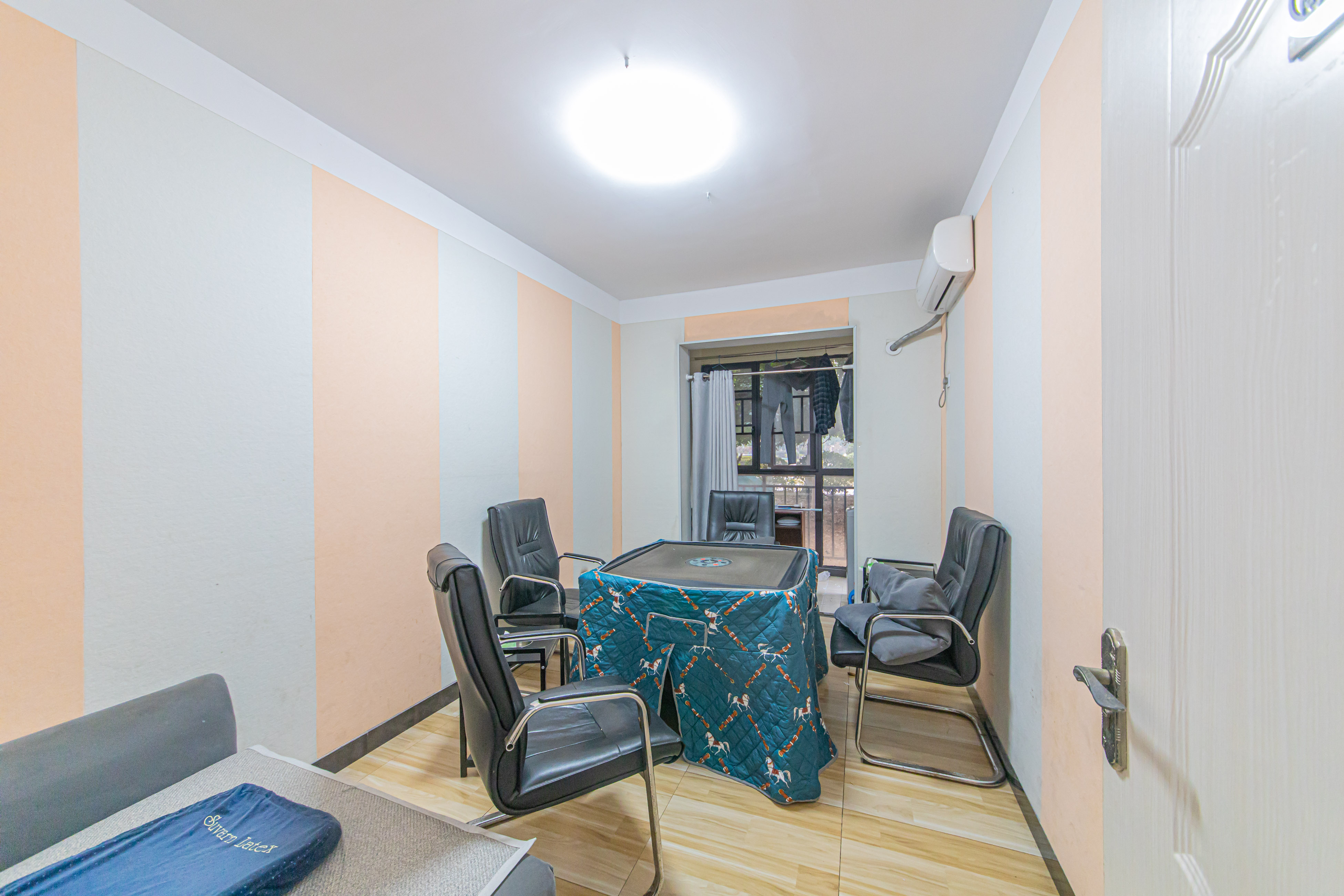 鑫远和城(一、二期) 4室2厅2卫 125.0万 鑫远和城(一、二期) 4室2厅2卫 125.0万卧室