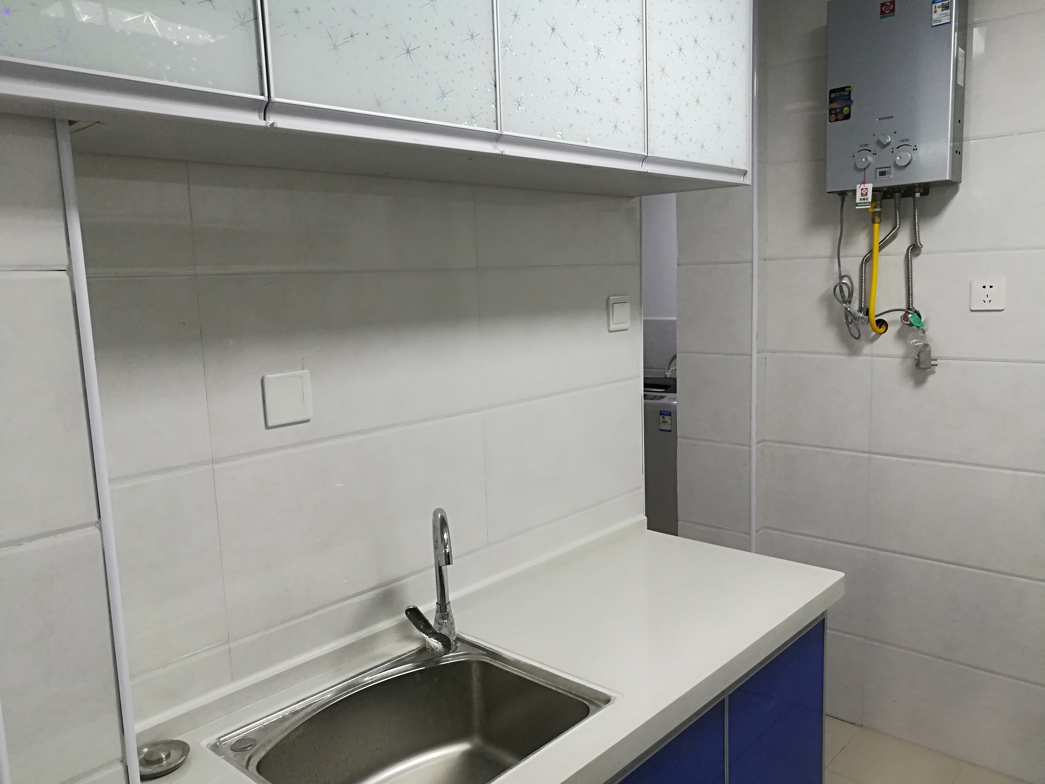 长房半岛蓝湾(观山月) 3室2厅1卫 2100.0元/月 长房半岛蓝湾(观山月) 3室2厅1卫 2100.0元/月室内图