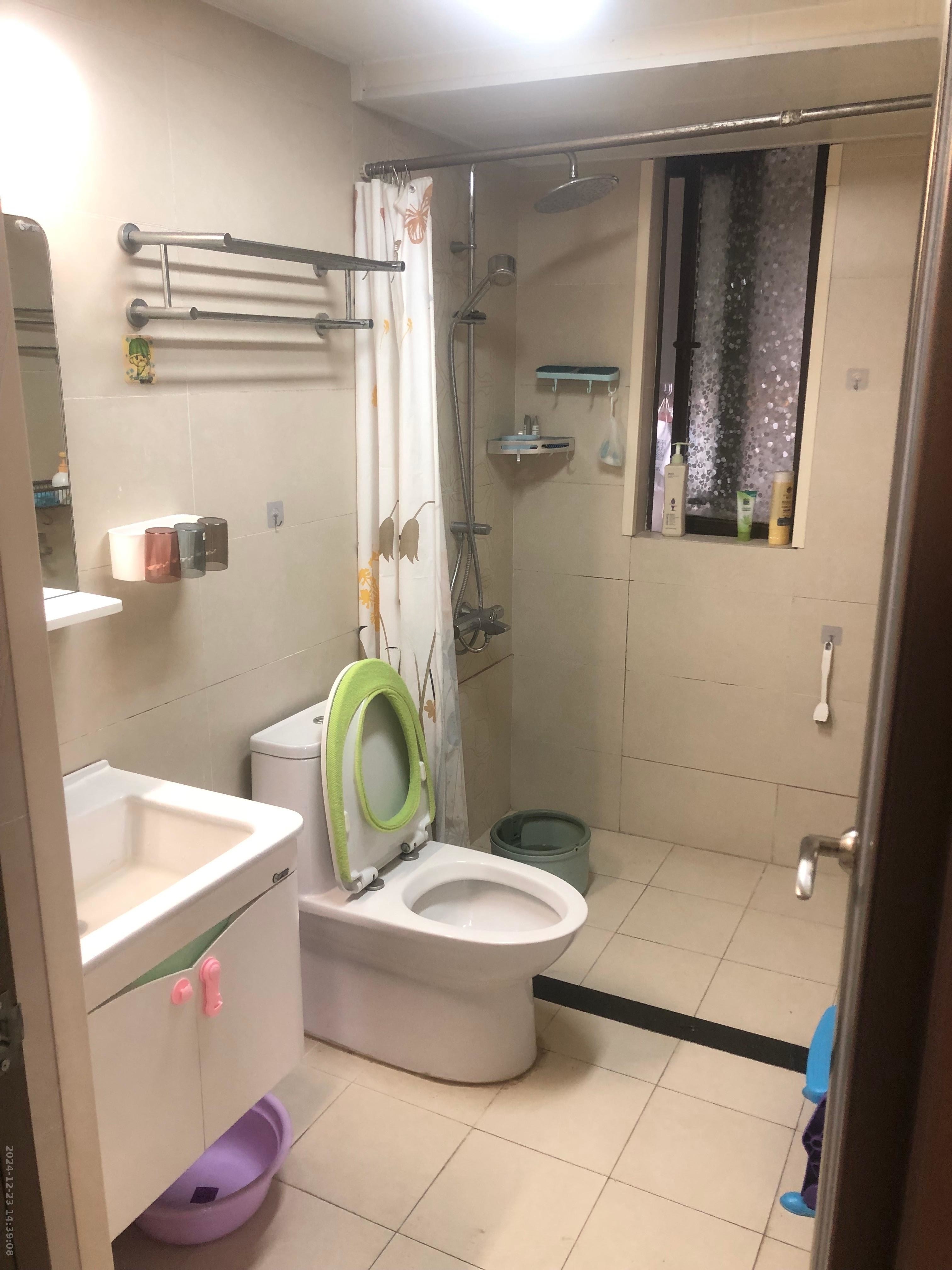 华润橡树湾 2室2厅1卫 2300.0元/月 华润橡树湾 2室2厅1卫 2300.0元/月室内图