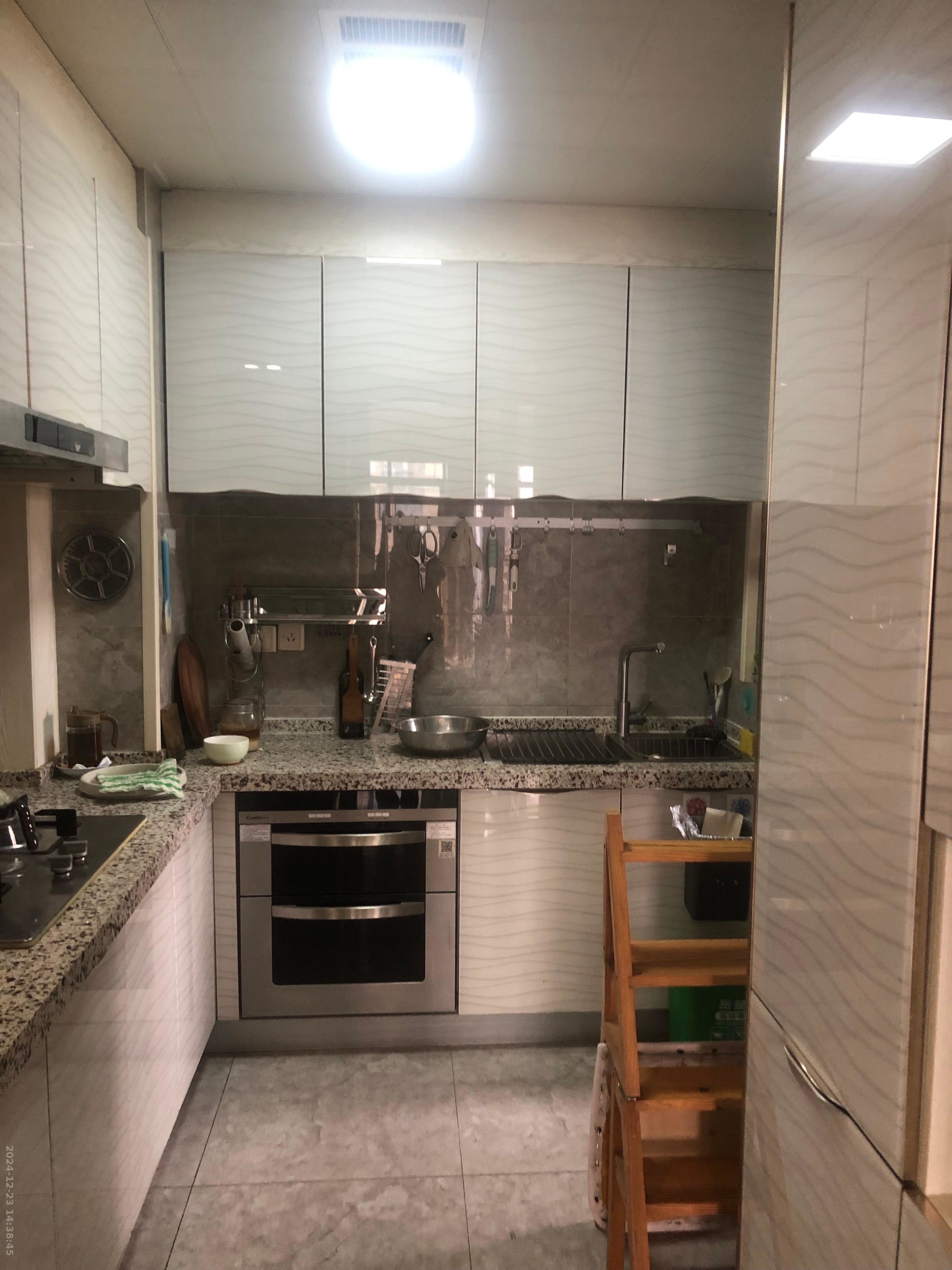 华润橡树湾 2室2厅1卫 2300.0元/月 华润橡树湾 2室2厅1卫 2300.0元/月室内图