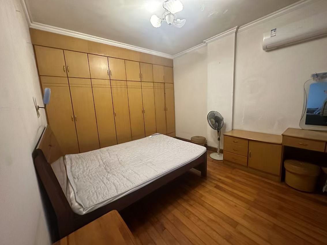 七一路散盘  3室2厅1卫    1300.0元/月 七一路散盘  3室2厅1卫    1300.0元/月室内图