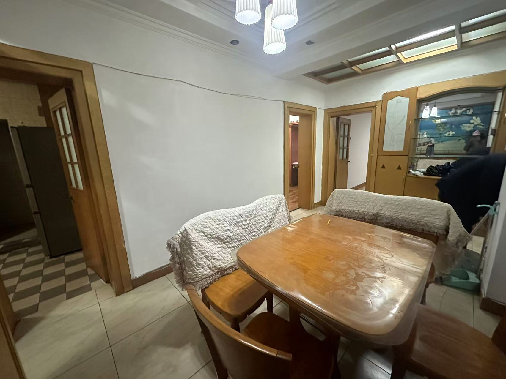 七一路散盘  3室2厅1卫    1300.0元/月 七一路散盘  3室2厅1卫    1300.0元/月室内图