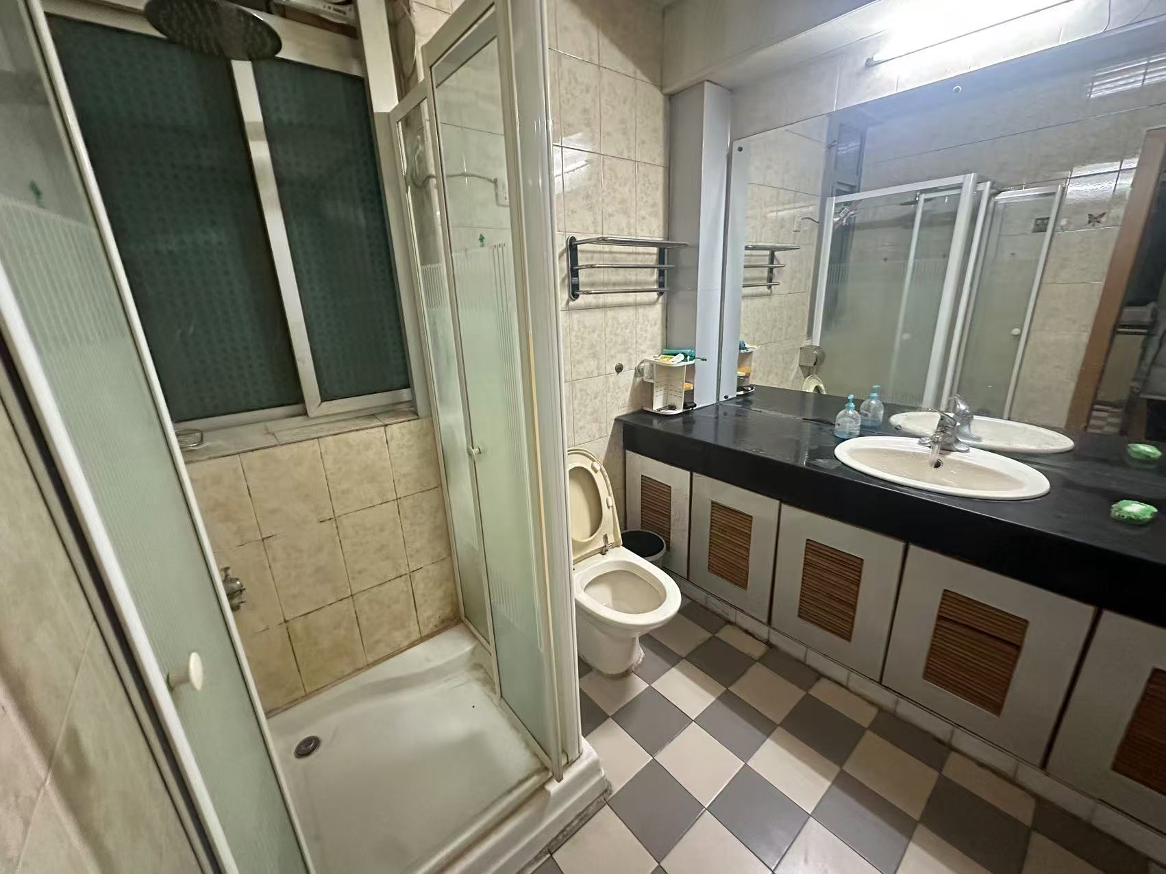 七一路散盘  3室2厅1卫    1300.0元/月 七一路散盘  3室2厅1卫    1300.0元/月室内图