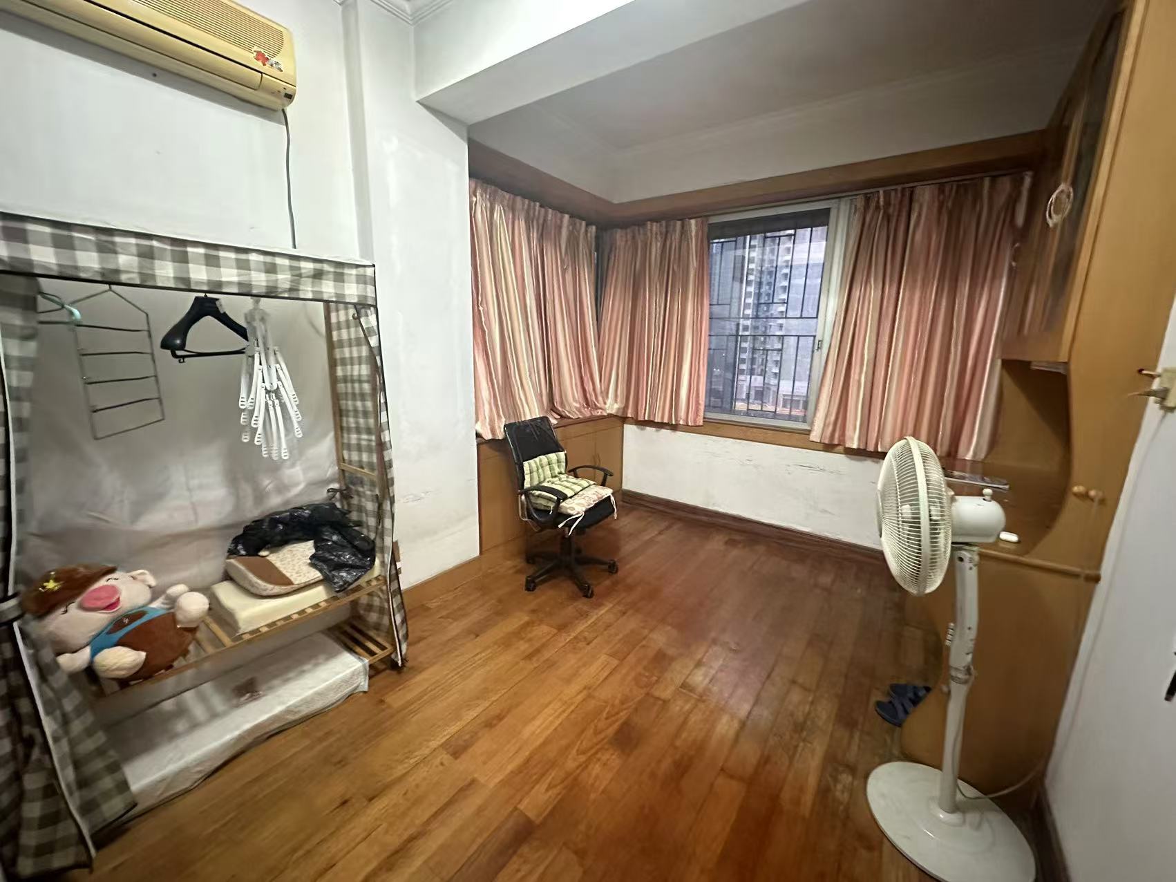 七一路散盘  3室2厅1卫    1300.0元/月 七一路散盘  3室2厅1卫    1300.0元/月室内图