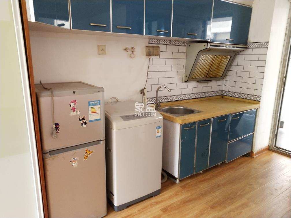 阳光100二期 1室1厅1卫 1100.0元/月 阳光100二期 1室1厅1卫 1100.0元/月室内图