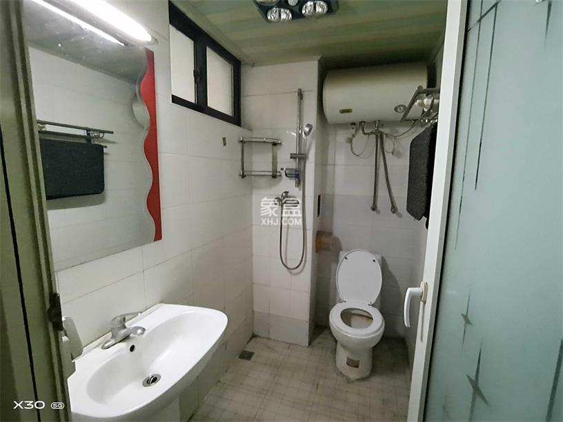 阳光100二期 1室1厅1卫 1100.0元/月 阳光100二期 1室1厅1卫 1100.0元/月室内图