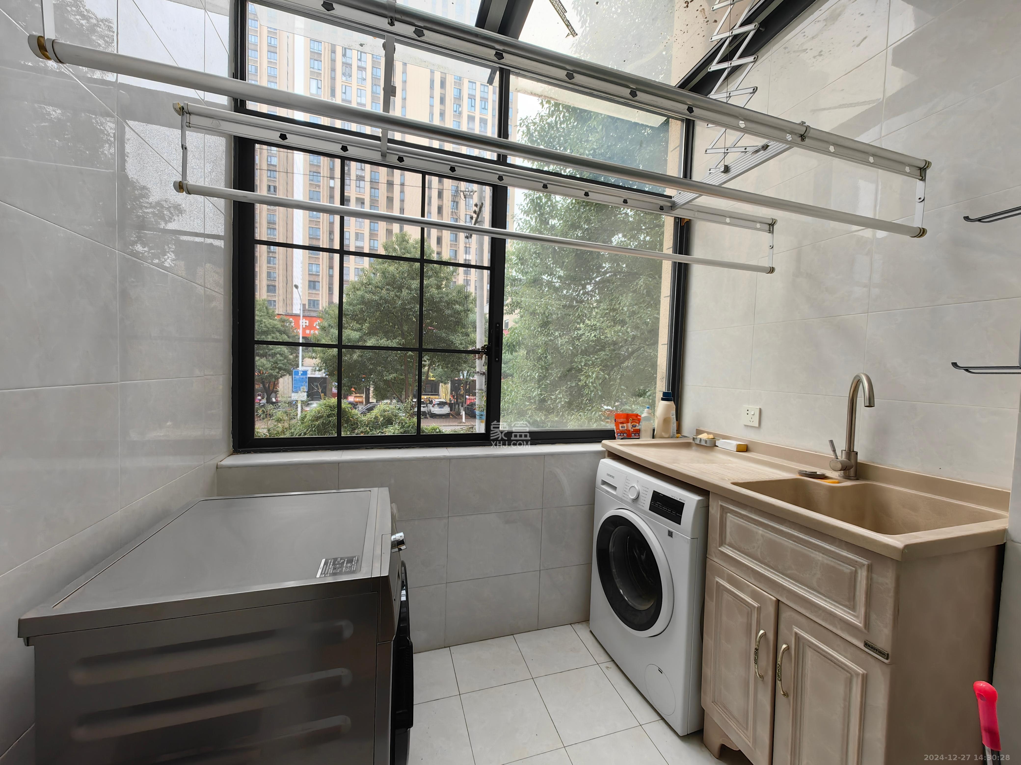 中交中央公园D2区  2室2厅1卫    2500.0元/月 中交中央公园D2区  2室2厅1卫    2500.0元/月室内图