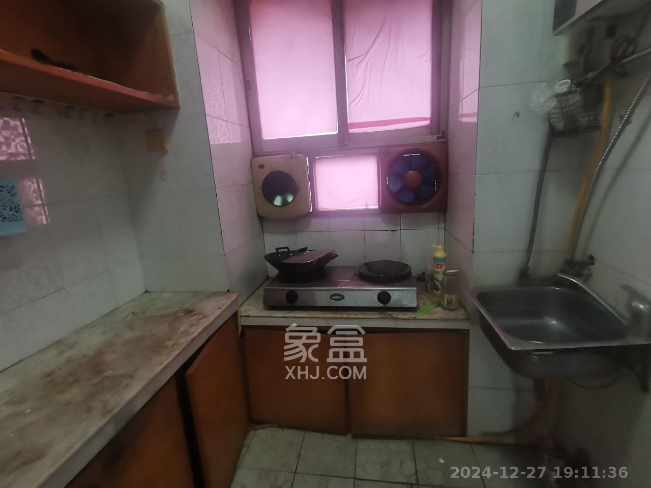 湖南六建伍家岭小区  2室1厅1卫    900.0元/月 湖南六建伍家岭小区  2室1厅1卫    900.0元/月室内图