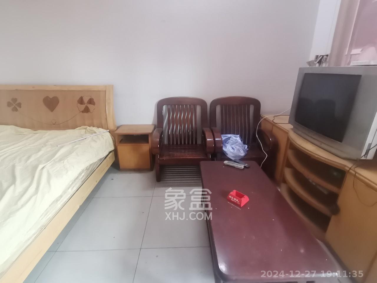 湖南六建伍家岭小区  2室1厅1卫    900.0元/月 湖南六建伍家岭小区  2室1厅1卫    900.0元/月室内图