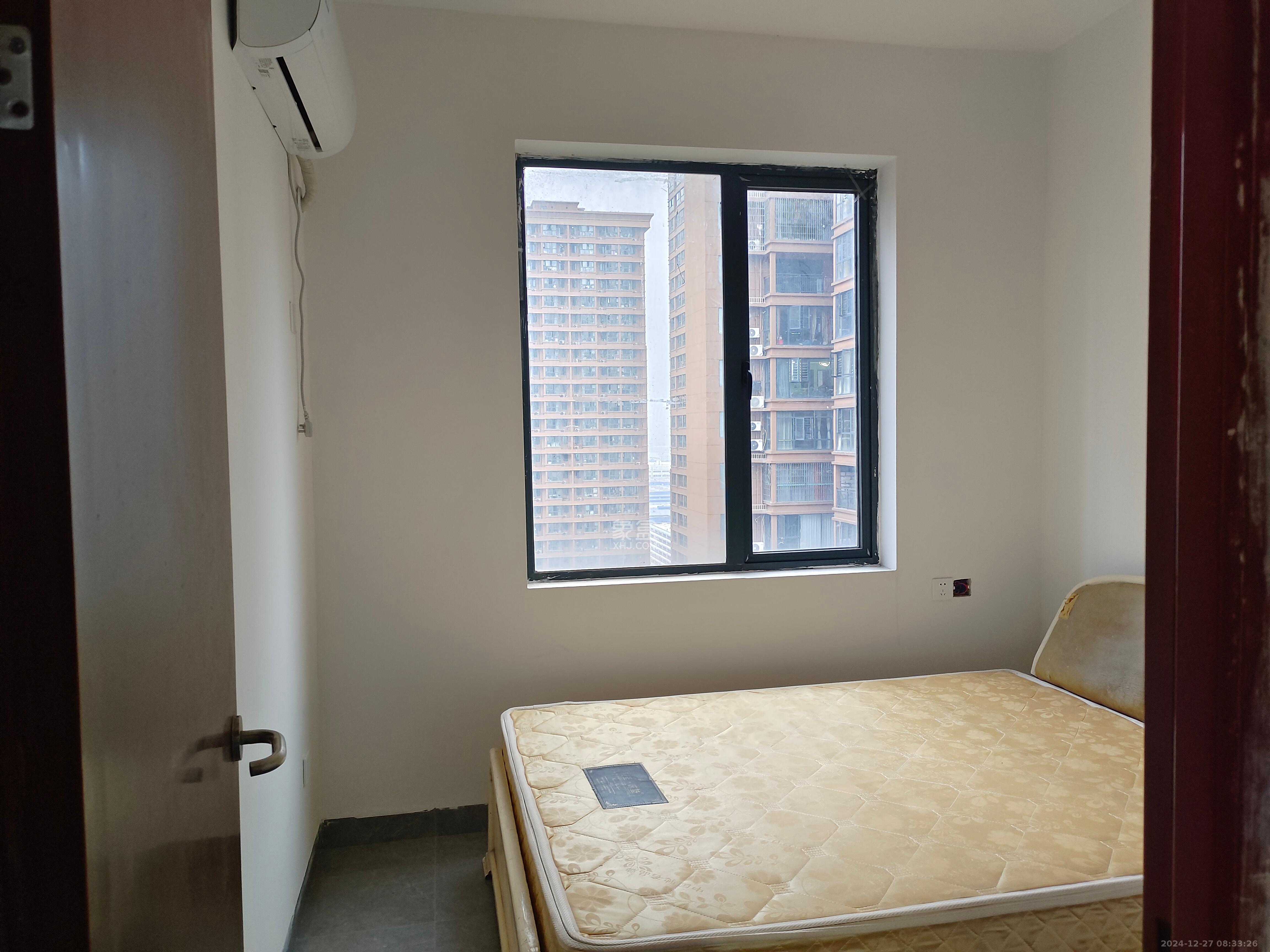 紫华郡 4室2厅2卫 2500.0元/月 紫华郡 4室2厅2卫 2500.0元/月室内图