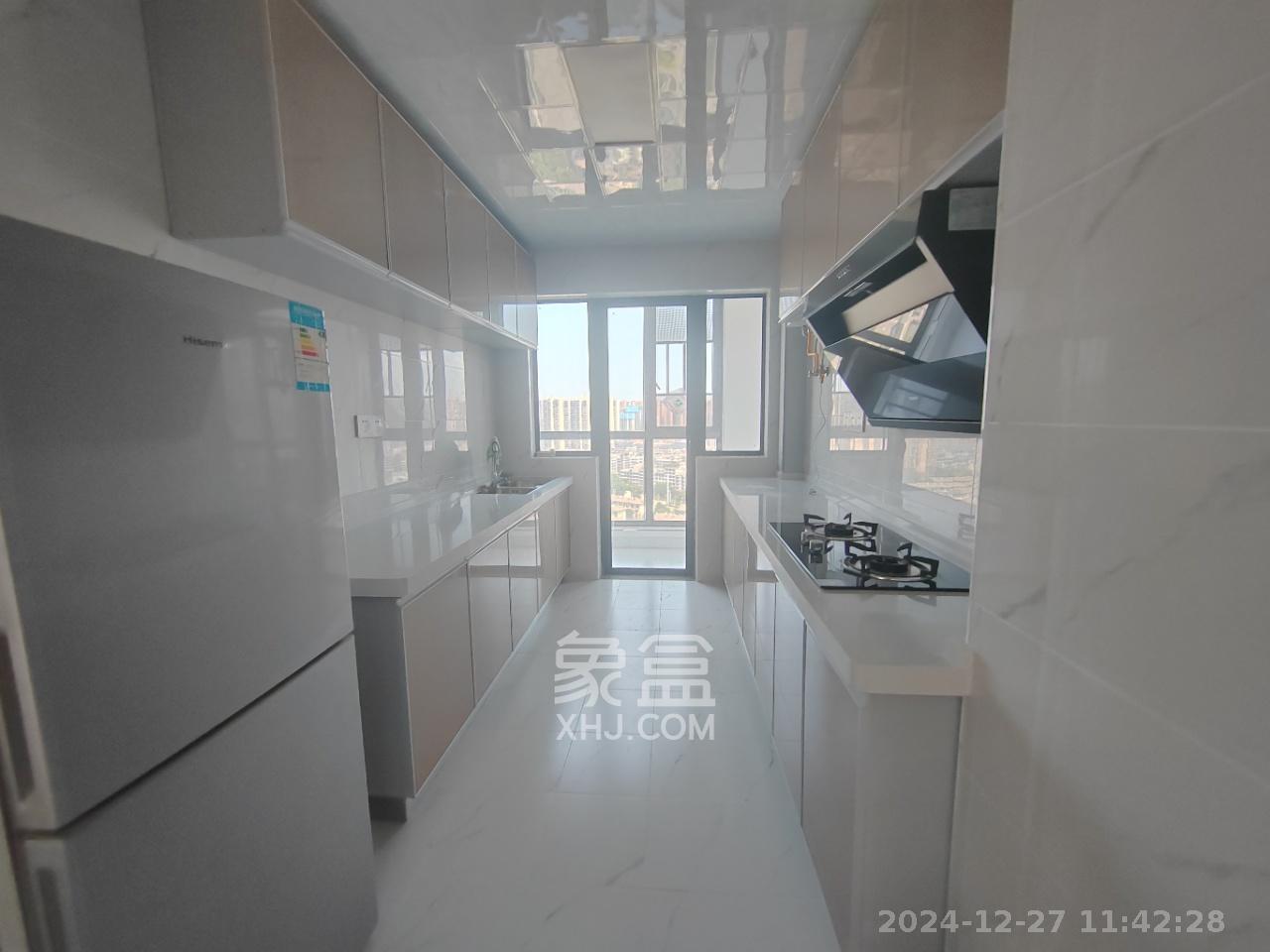 珠江东方明珠(新地东方明珠)三期 4室2厅2卫 2300.0元/月 珠江东方明珠(新地东方明珠)三期 4室2厅2卫 2300.0元/月室内图