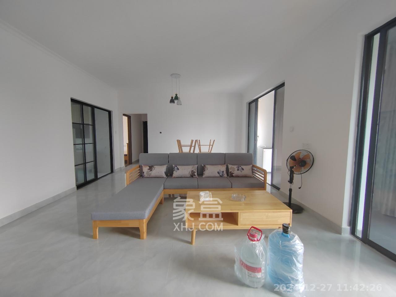 珠江东方明珠(新地东方明珠)三期 4室2厅2卫 2300.0元/月 珠江东方明珠(新地东方明珠)三期 4室2厅2卫 2300.0元/月室内图