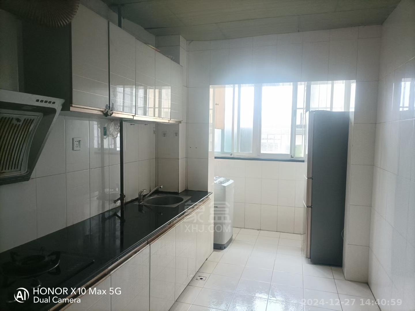 银丰大厦 4室2厅2卫 1700.0元/月 银丰大厦 4室2厅2卫 1700.0元/月室内图