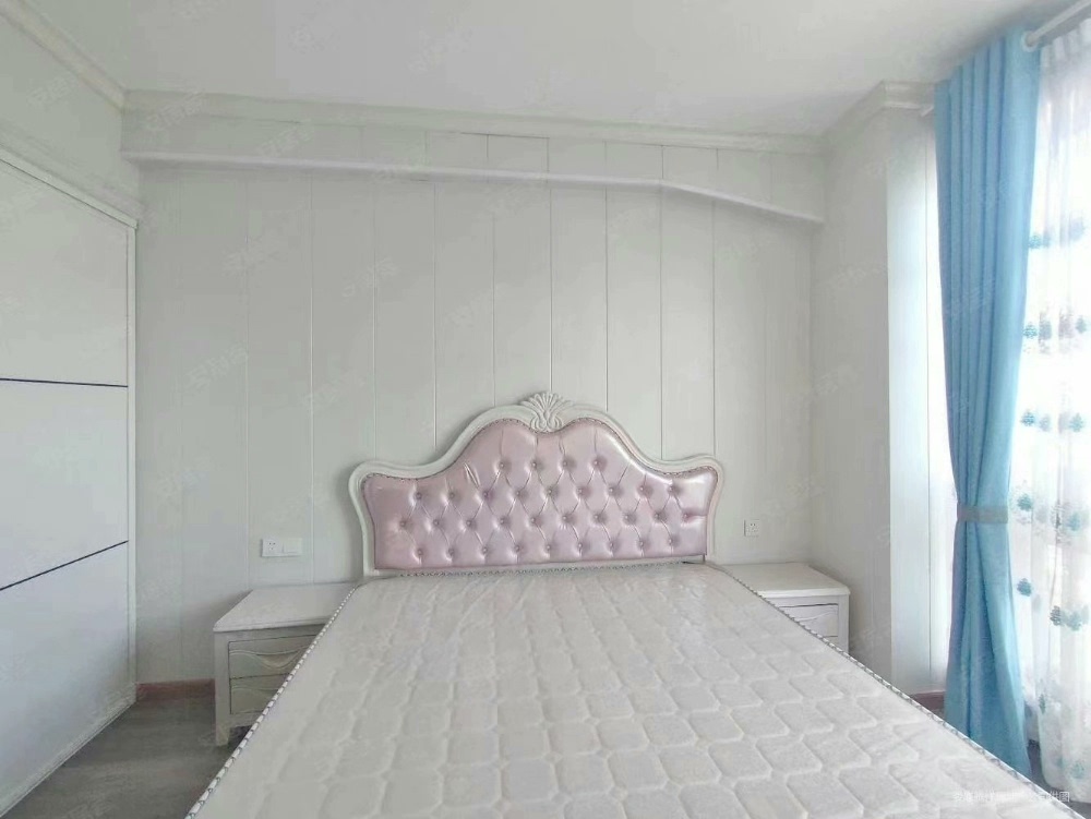 六福大厦  3室1厅2卫    43.8万 六福大厦  3室1厅2卫    43.8万客厅