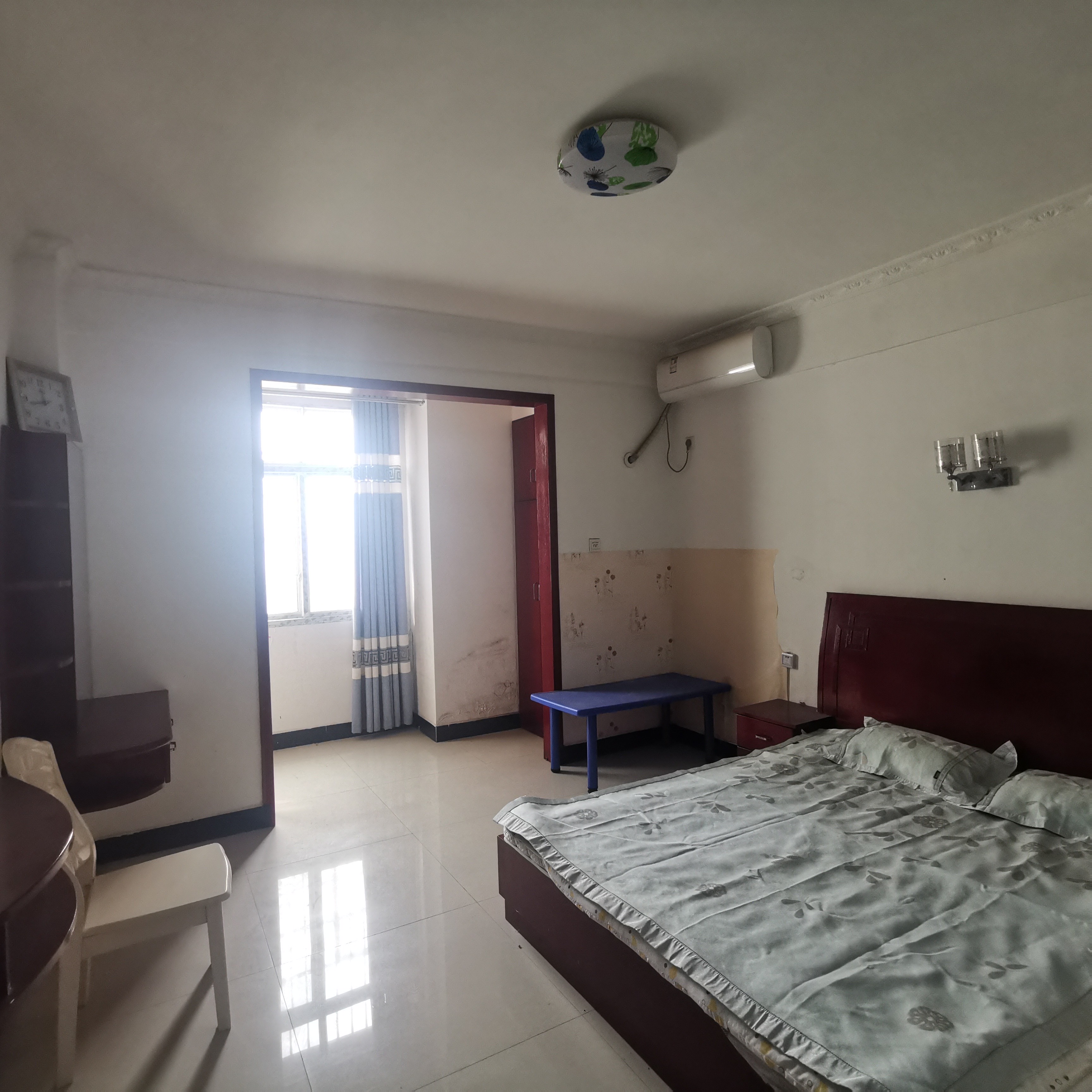 鸿都苑  4室1厅1卫    50.0万客厅