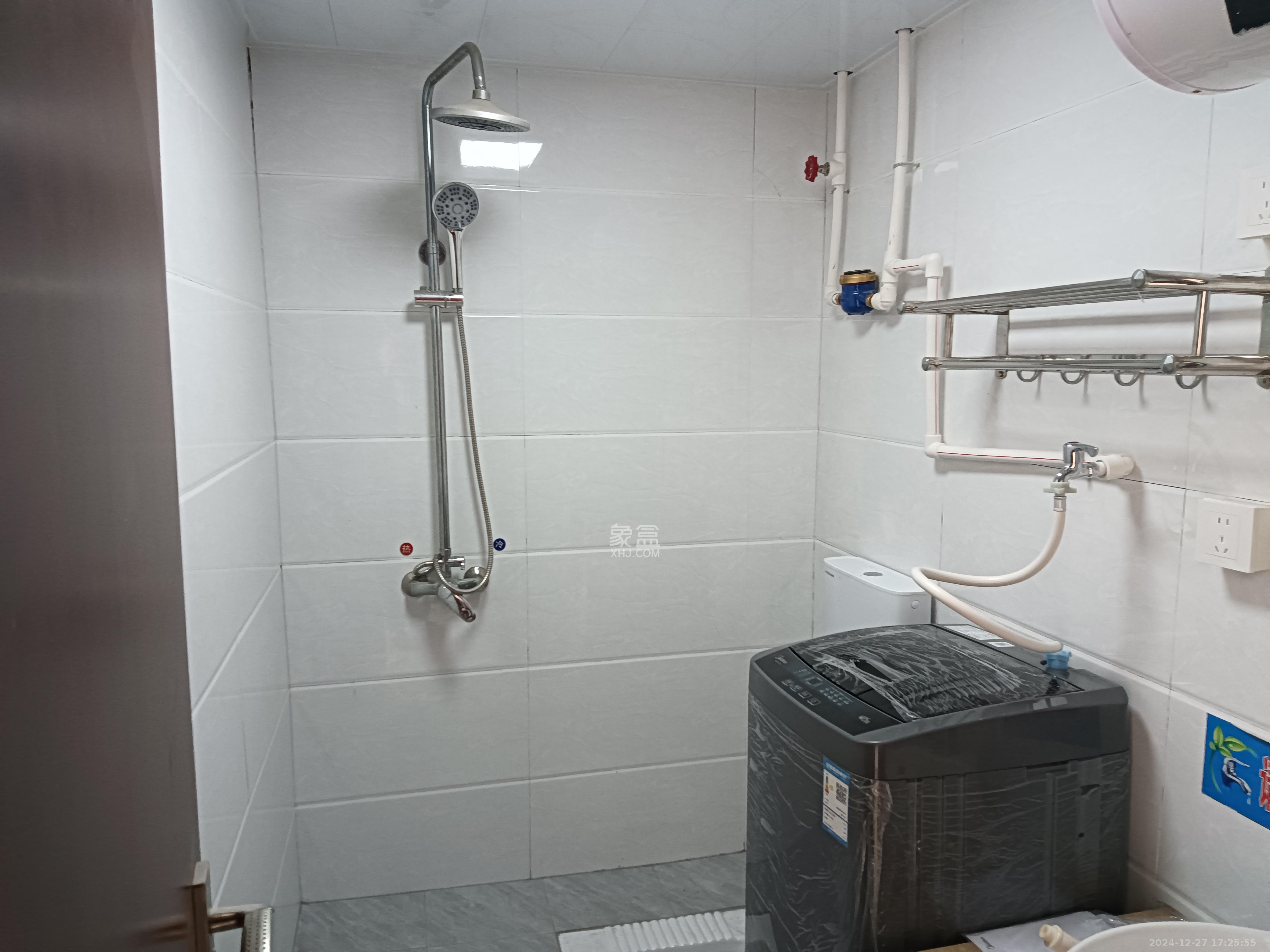 金桂北路西侧散盘  1室1厅1卫    900.0元/月 金桂北路西侧散盘  1室1厅1卫    900.0元/月室内图